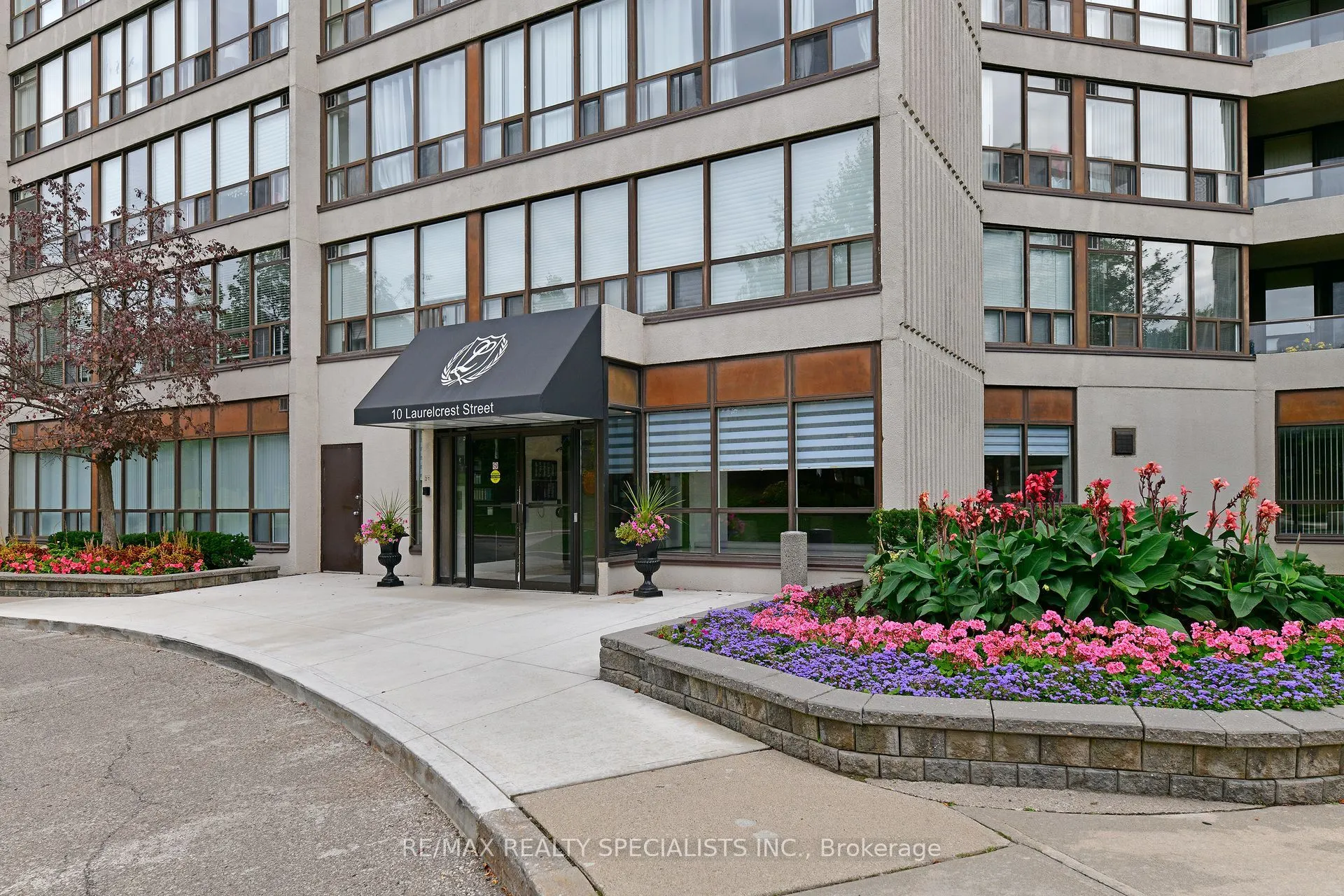 10 Laurelcrest Street, #1112