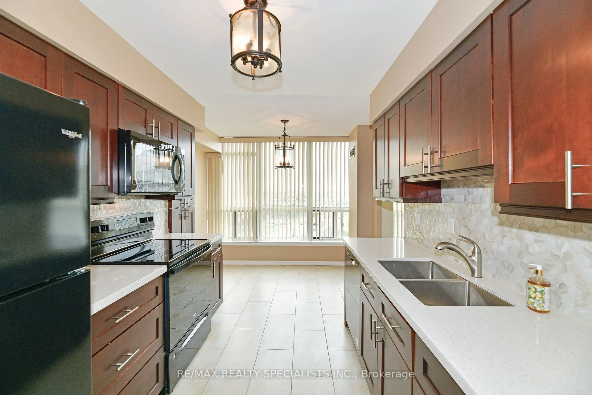 10 Laurelcrest Street, #1112