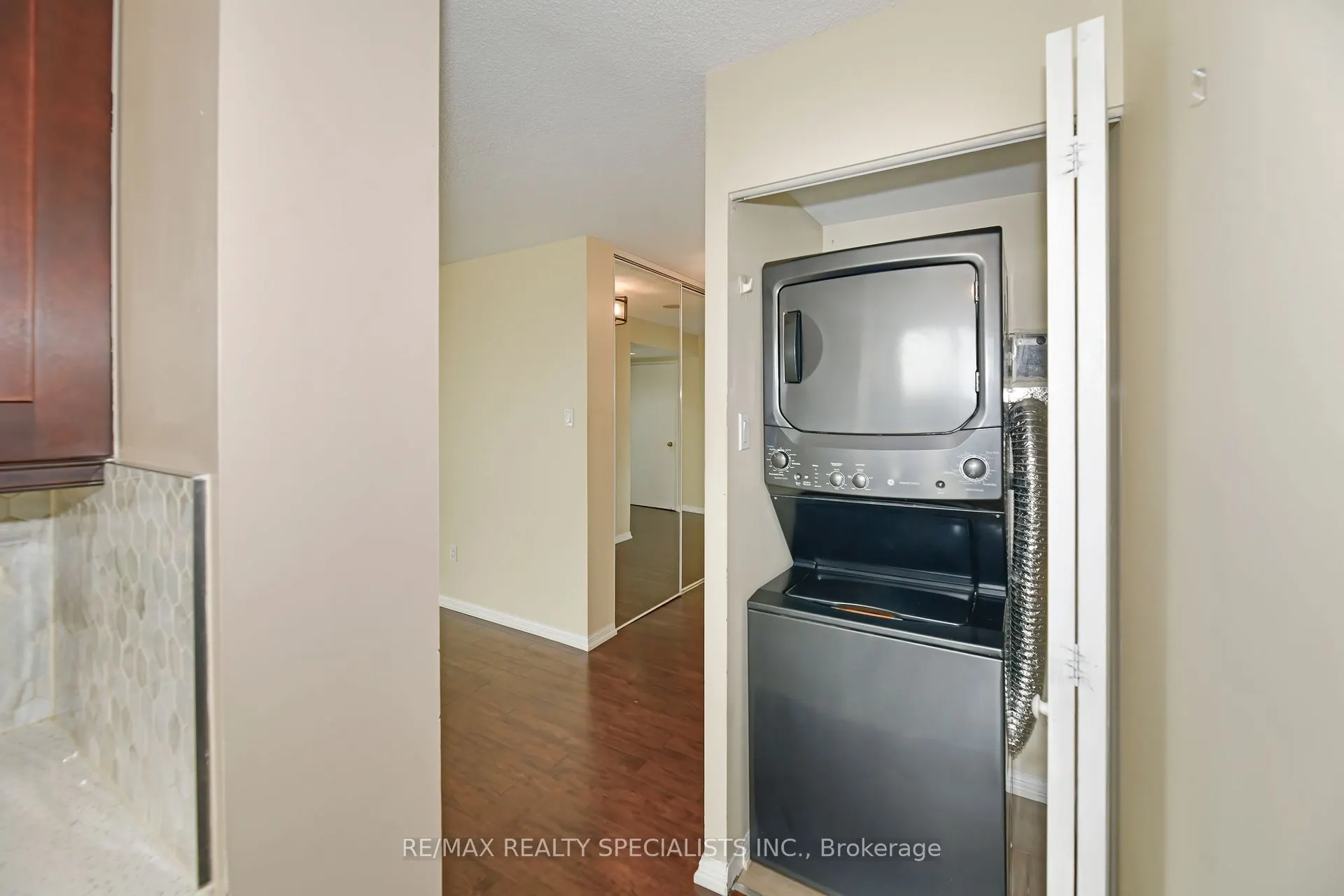 10 Laurelcrest Street, #1112