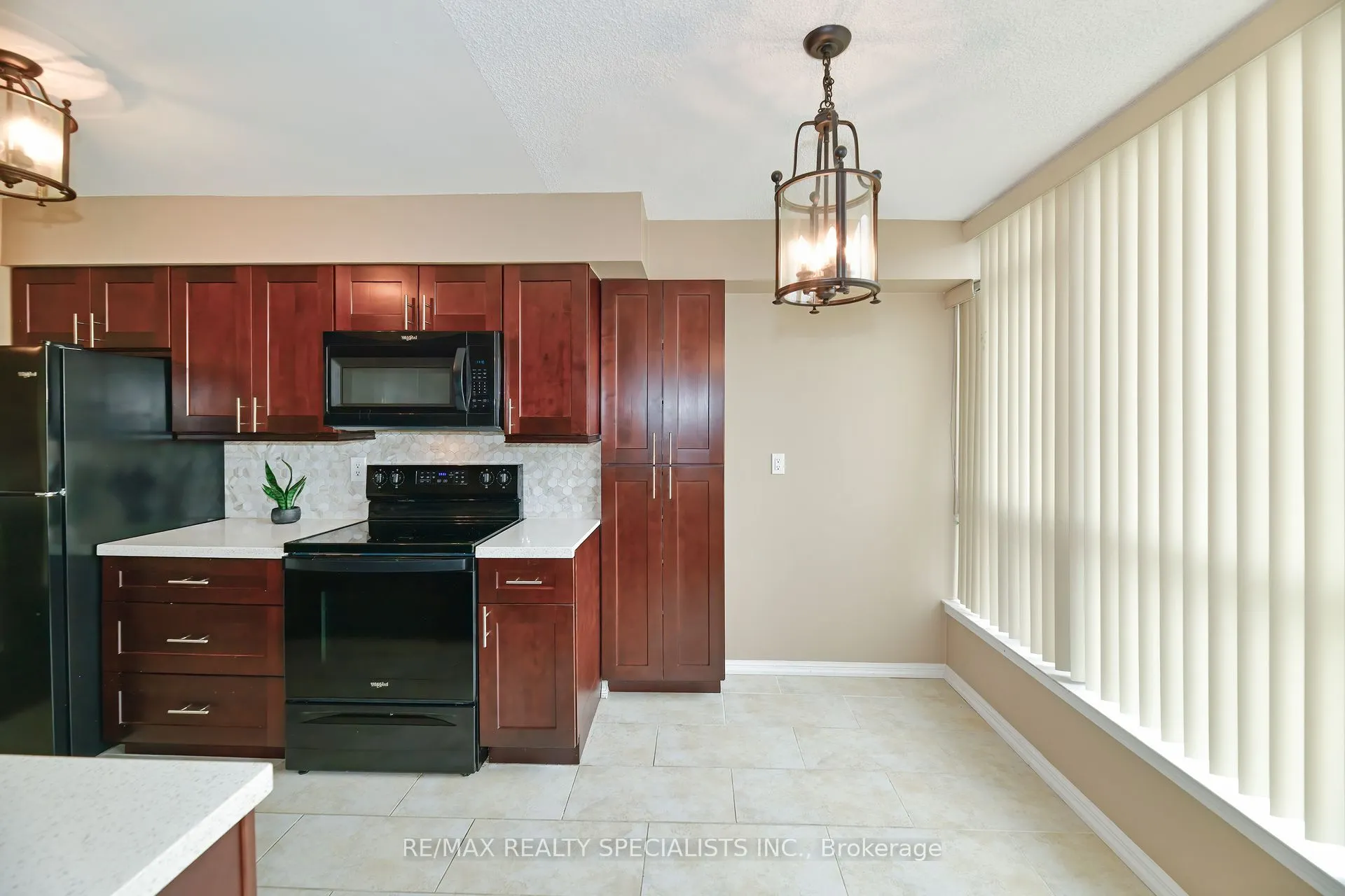 10 Laurelcrest Street, #1112