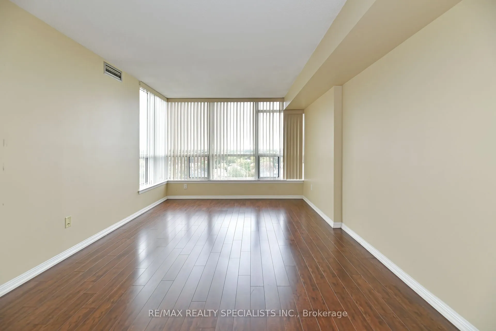 10 Laurelcrest Street, #1112