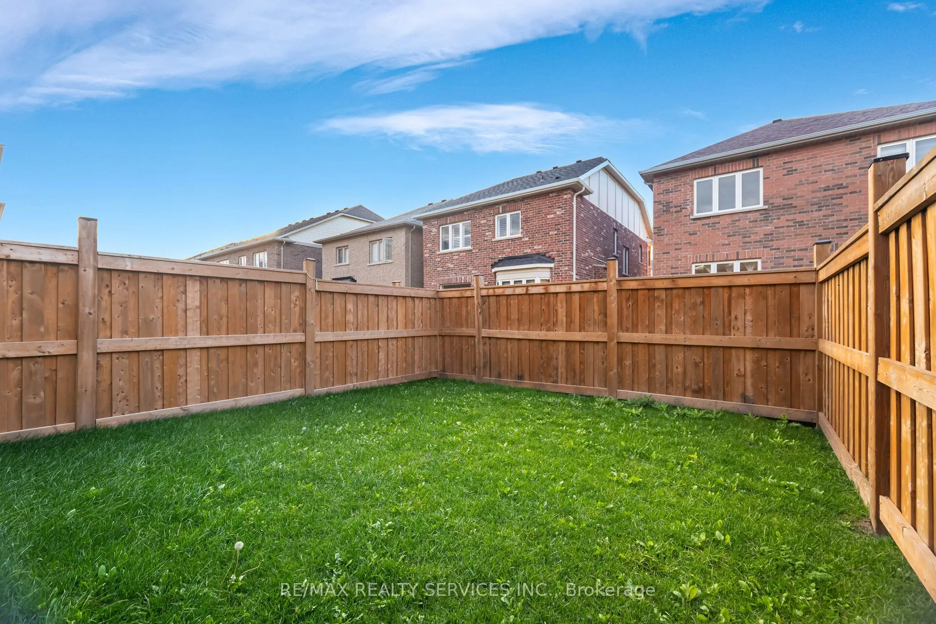 29 Benhurst Crescent