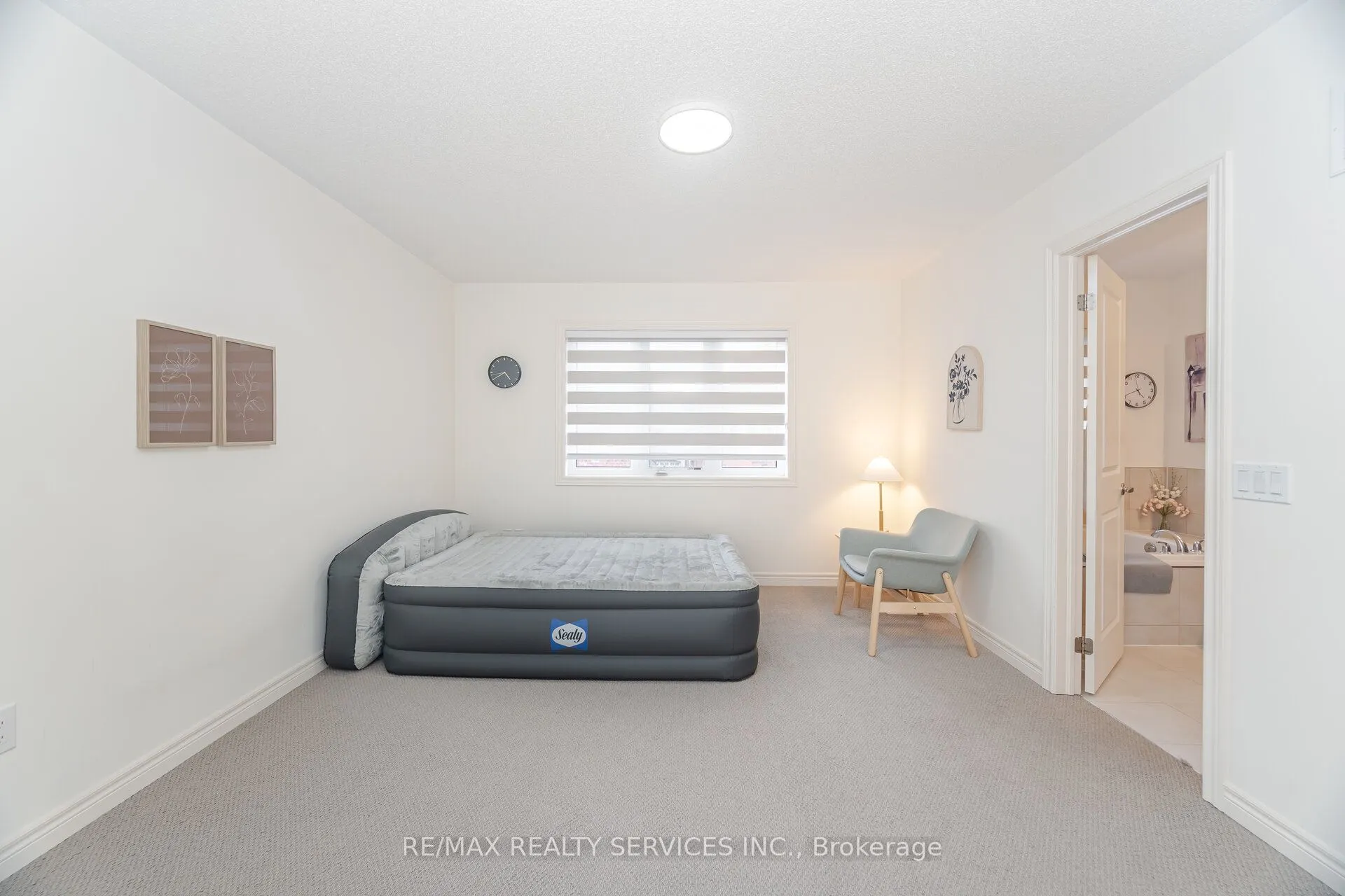 29 Benhurst Crescent