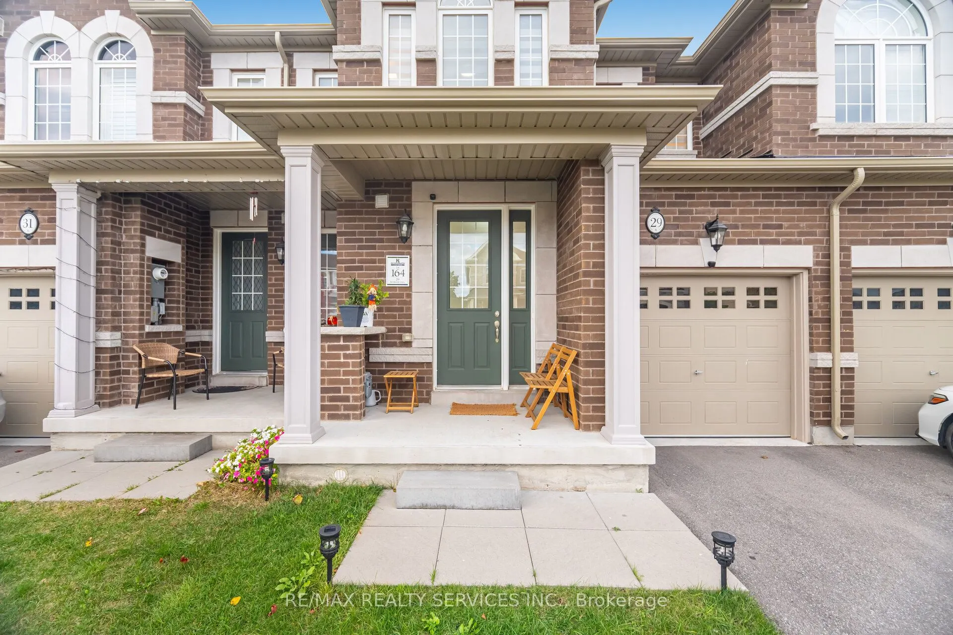 29 Benhurst Crescent