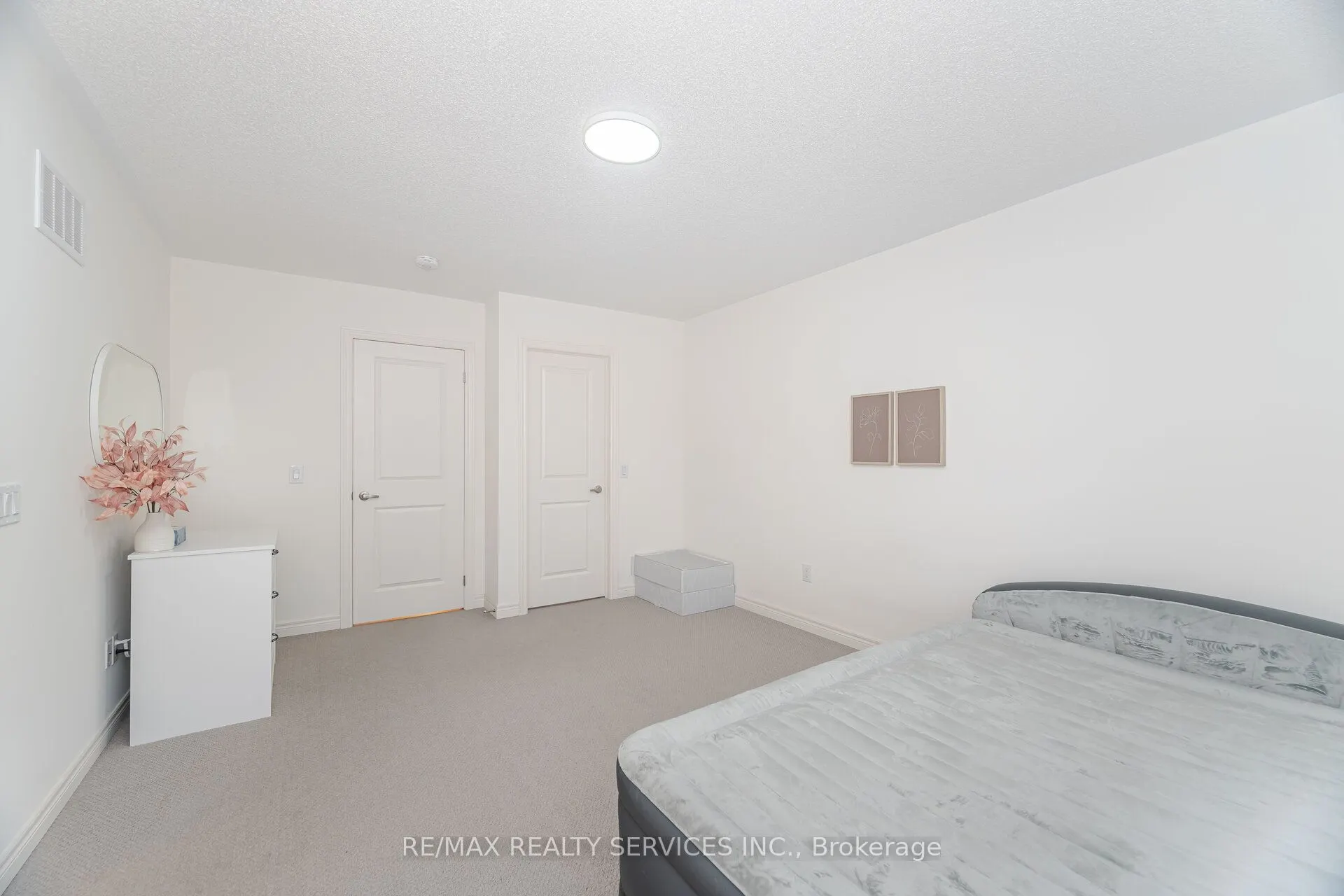 29 Benhurst Crescent