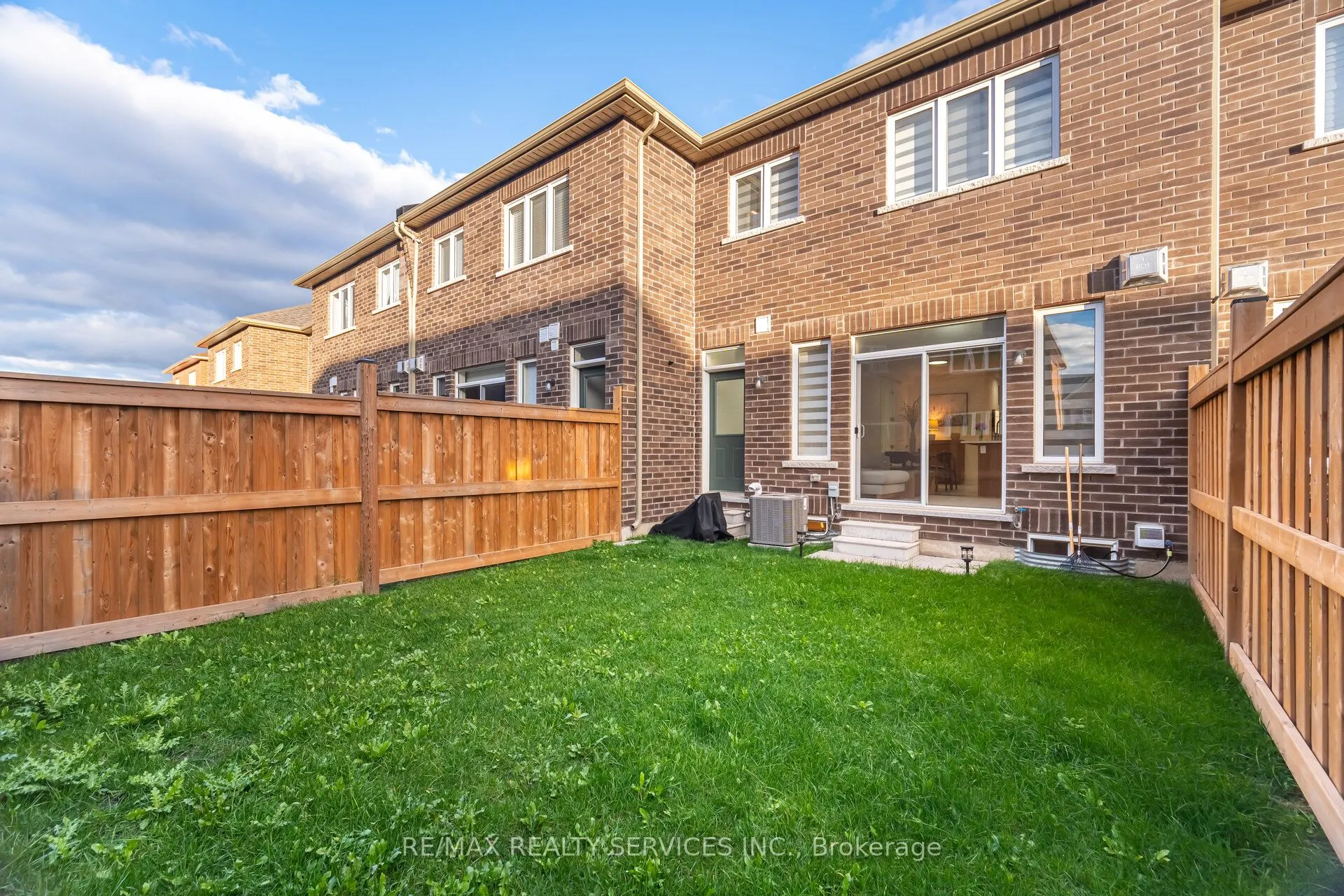 29 Benhurst Crescent