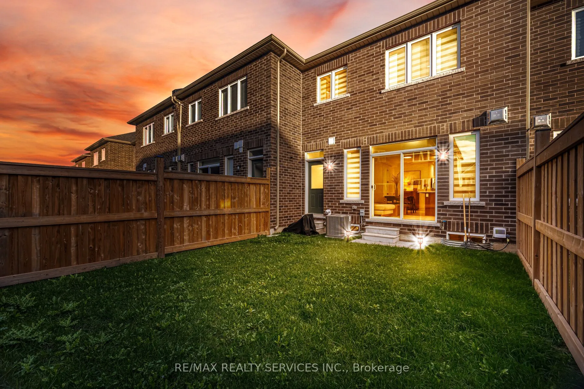 29 Benhurst Crescent