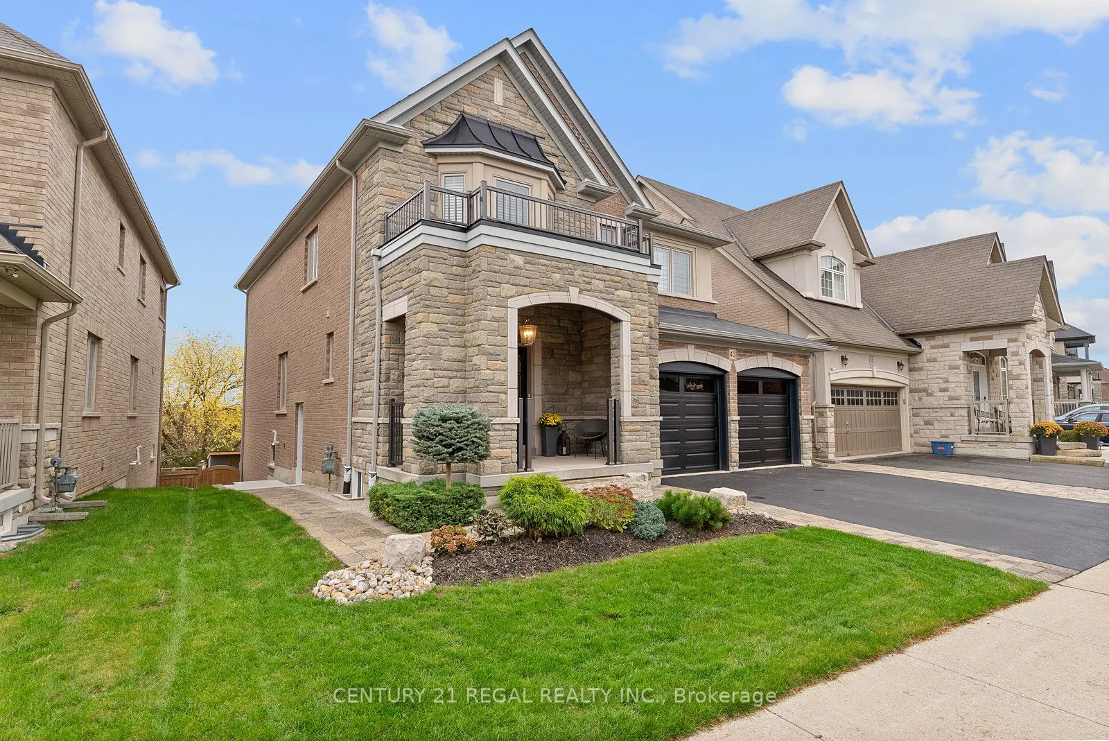 43 Valleyscape Trail