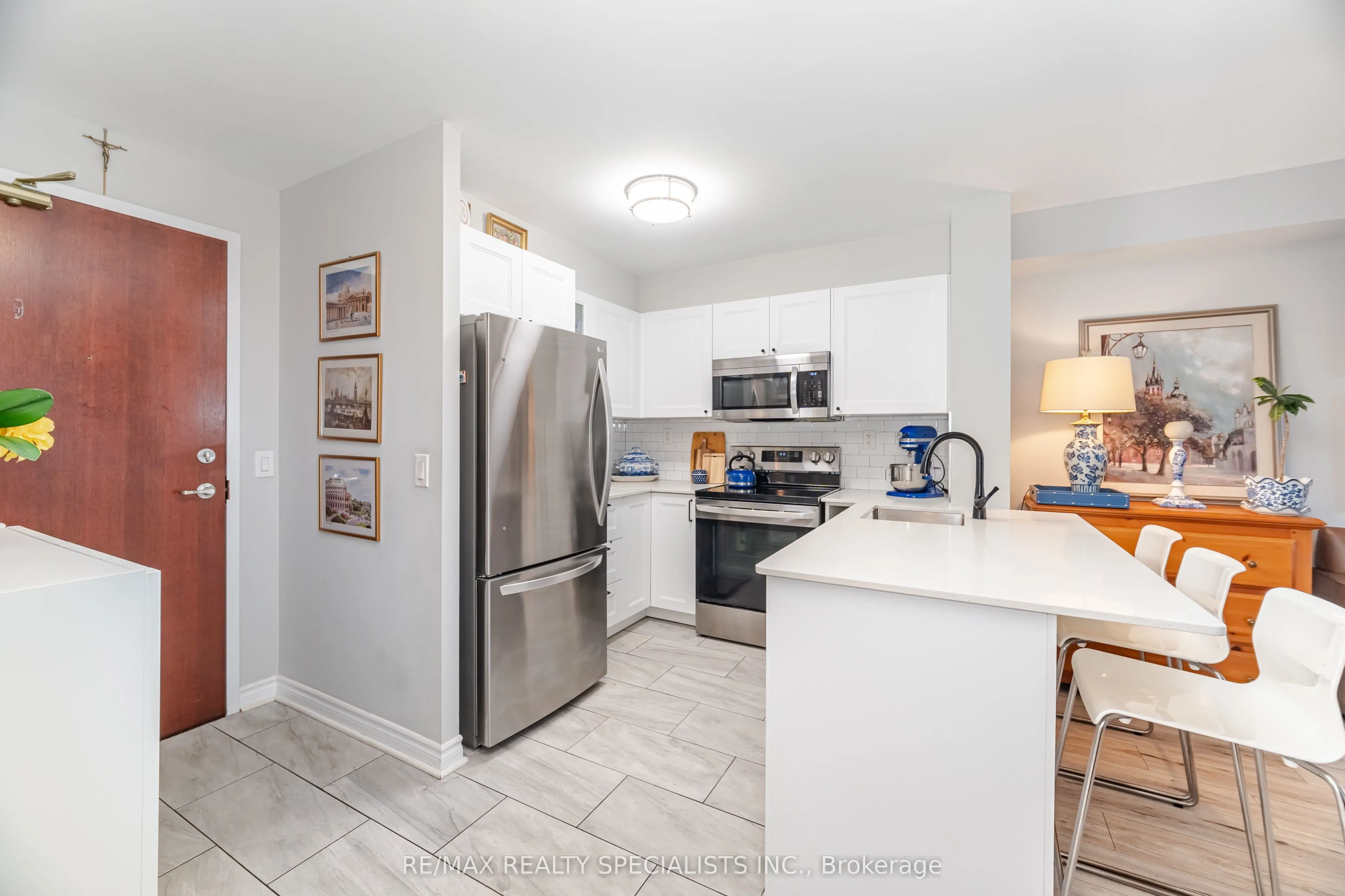 5 Michael Power Place, #1005