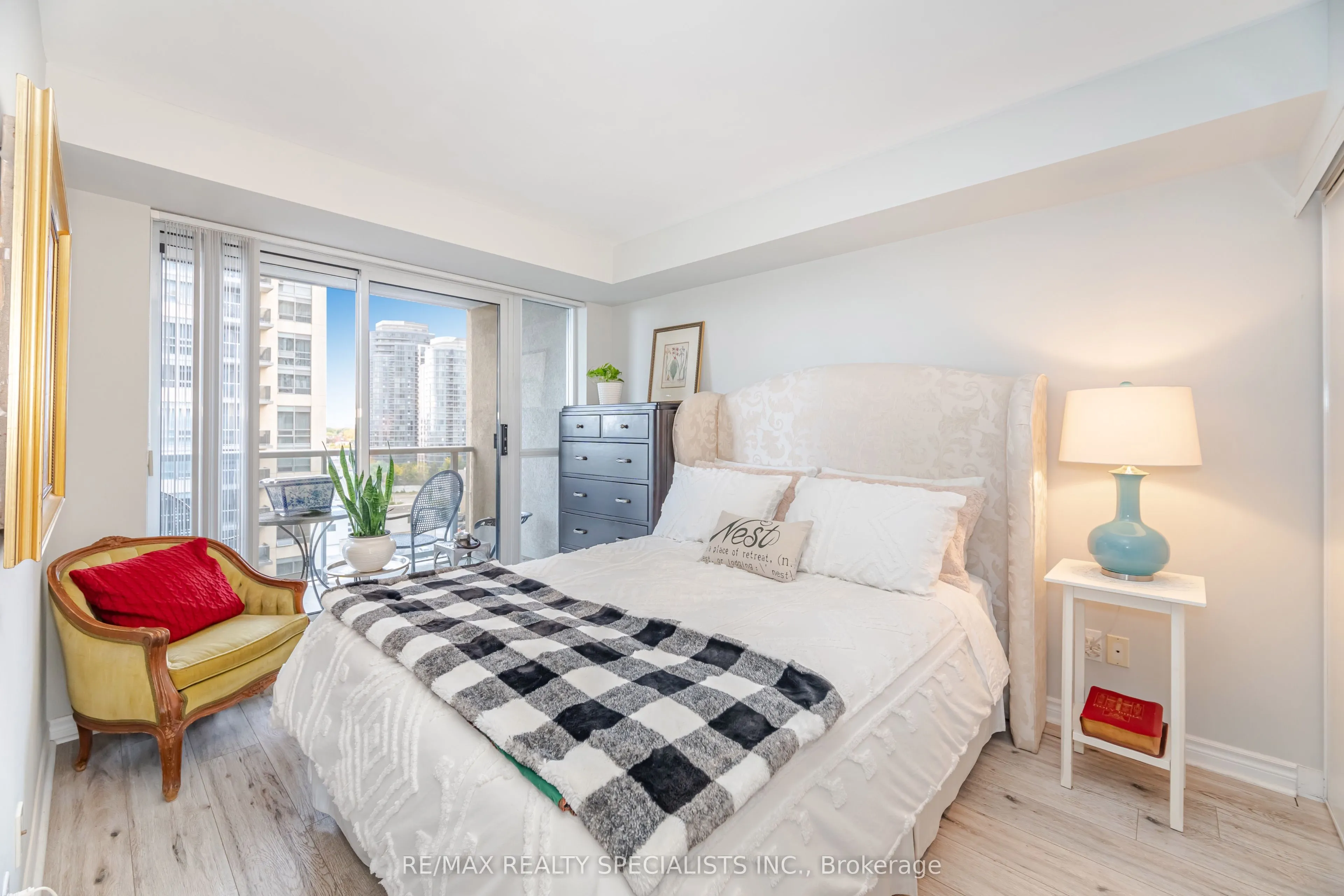 5 Michael Power Place, #1005