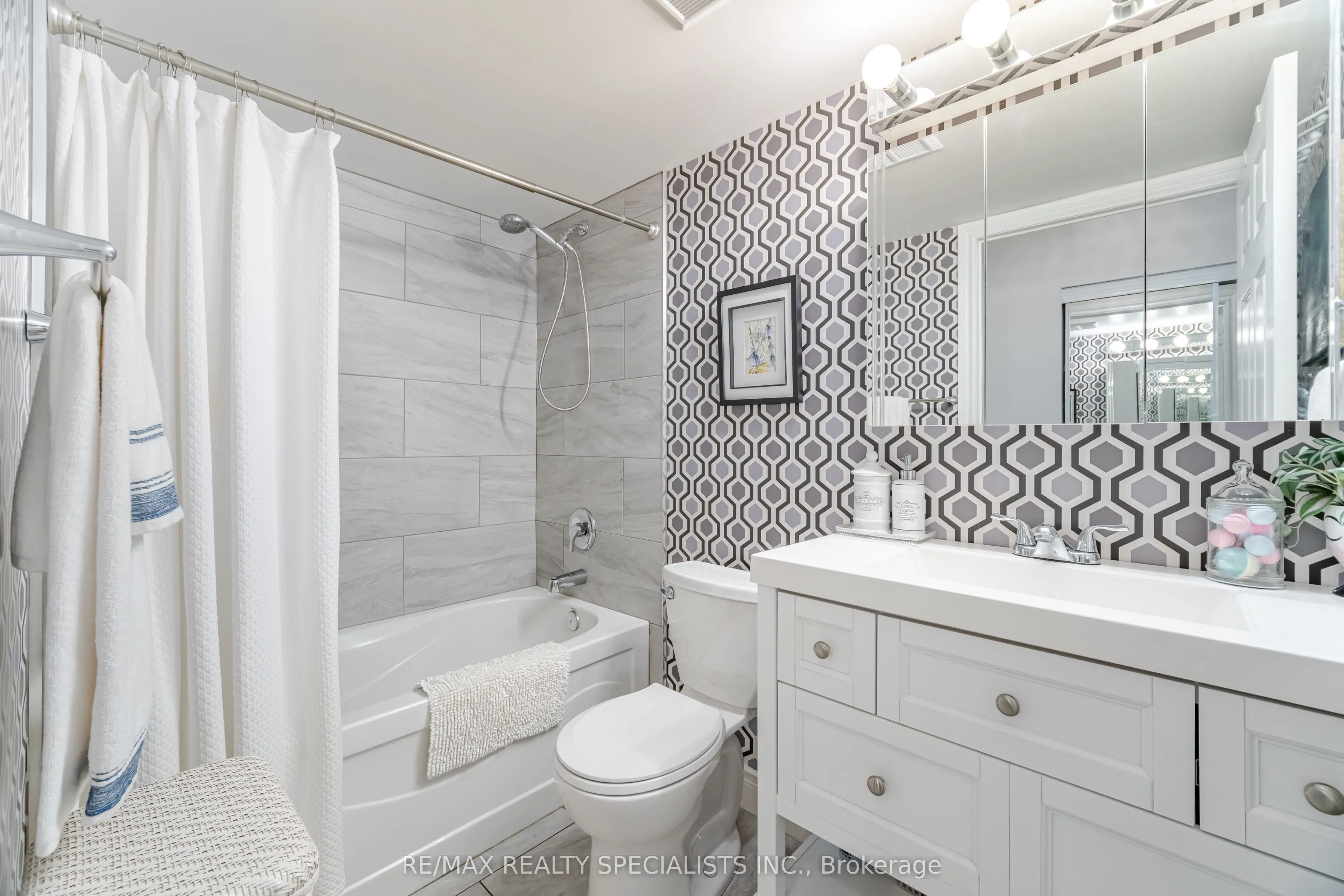 5 Michael Power Place, #1005