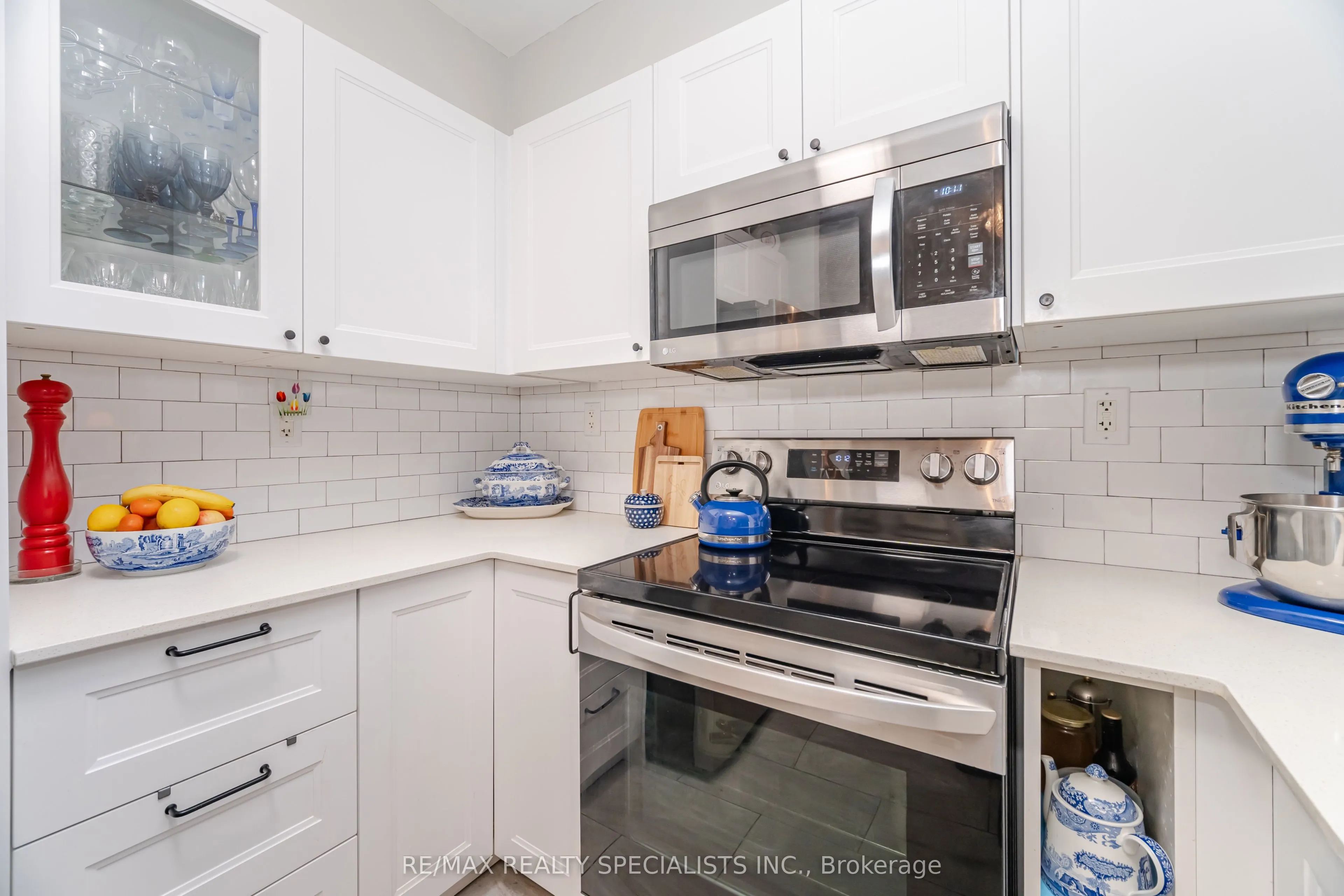 5 Michael Power Place, #1005