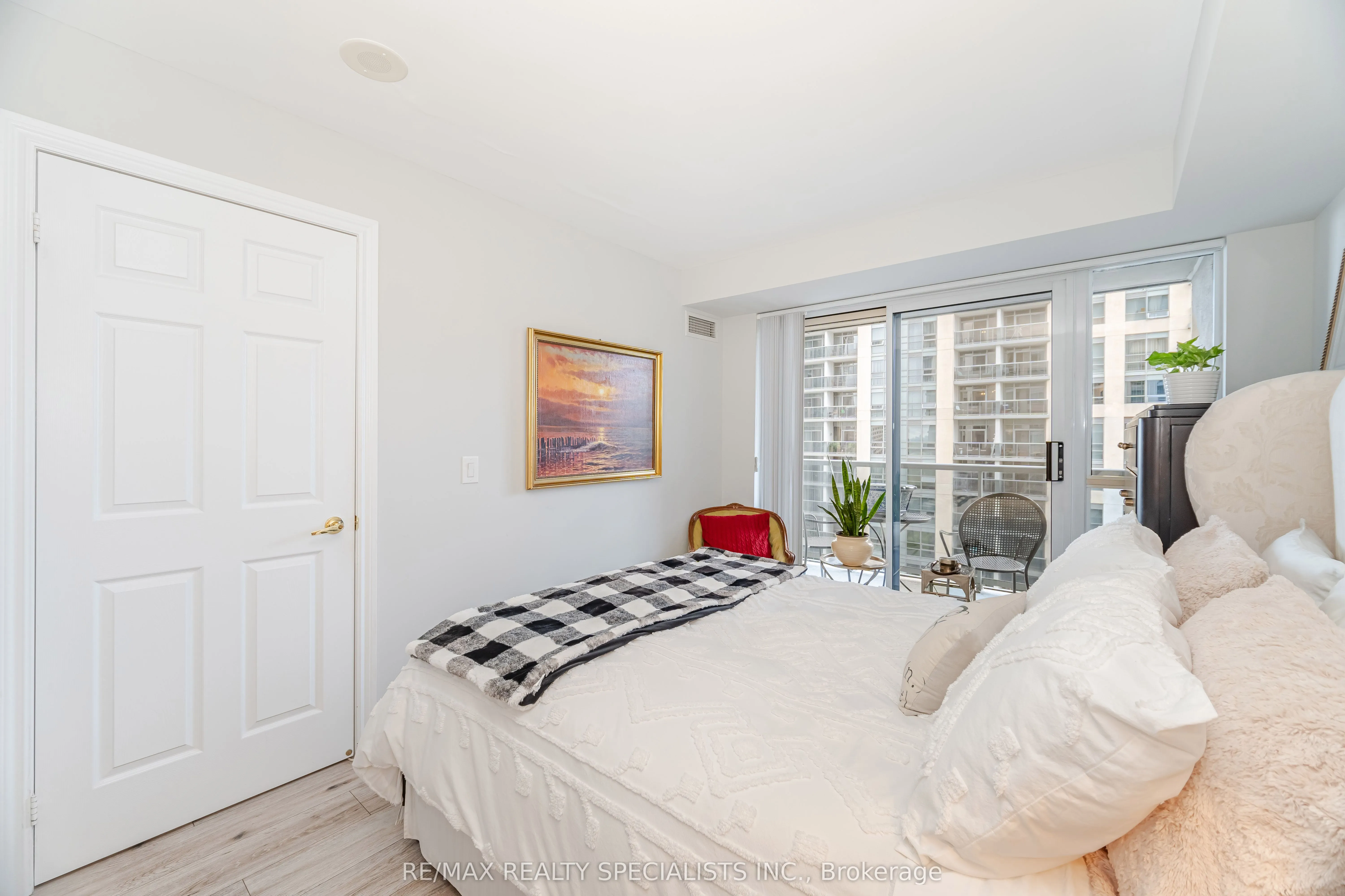 5 Michael Power Place, #1005