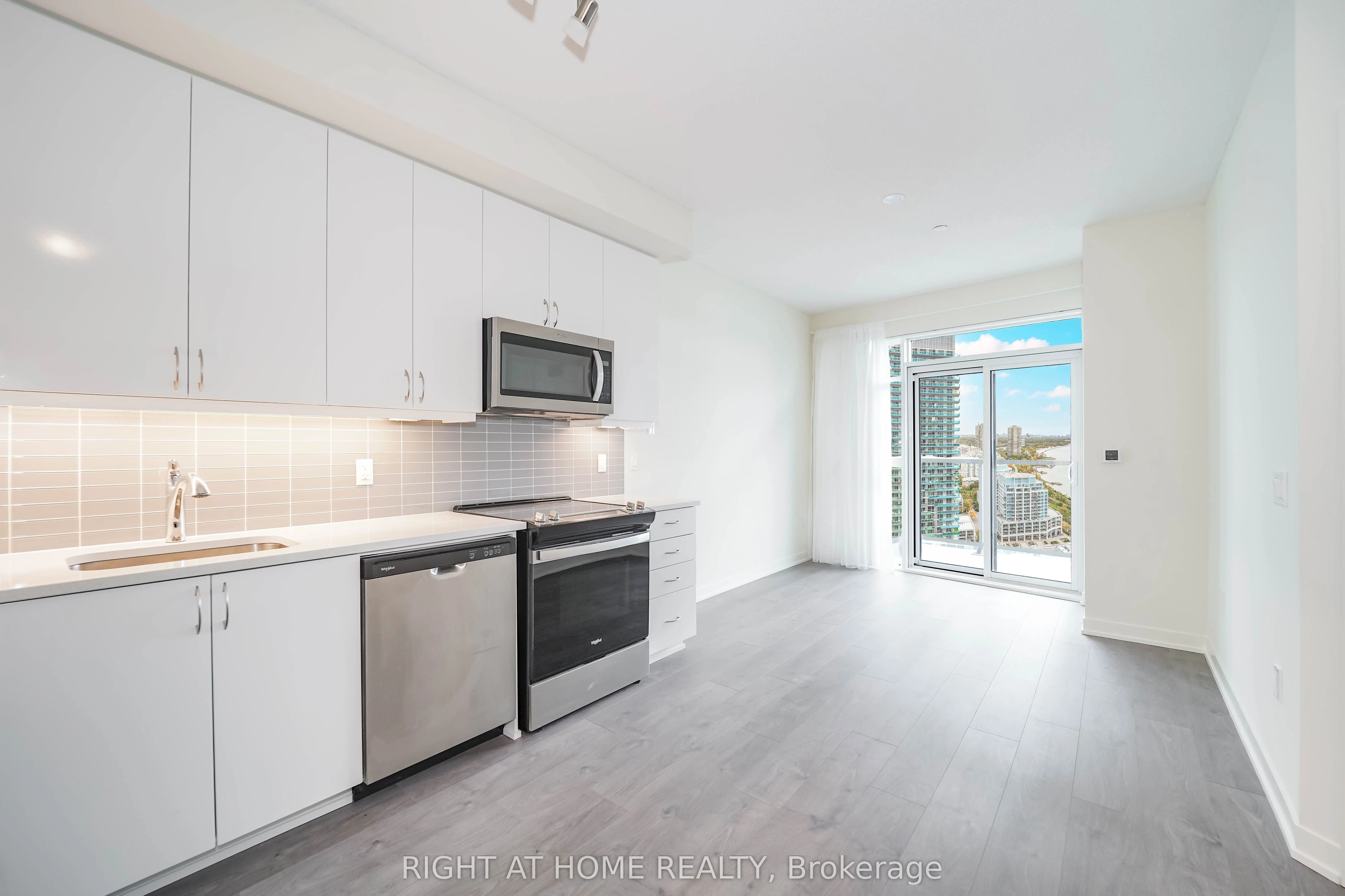 38 Annie Craig Drive, #3001