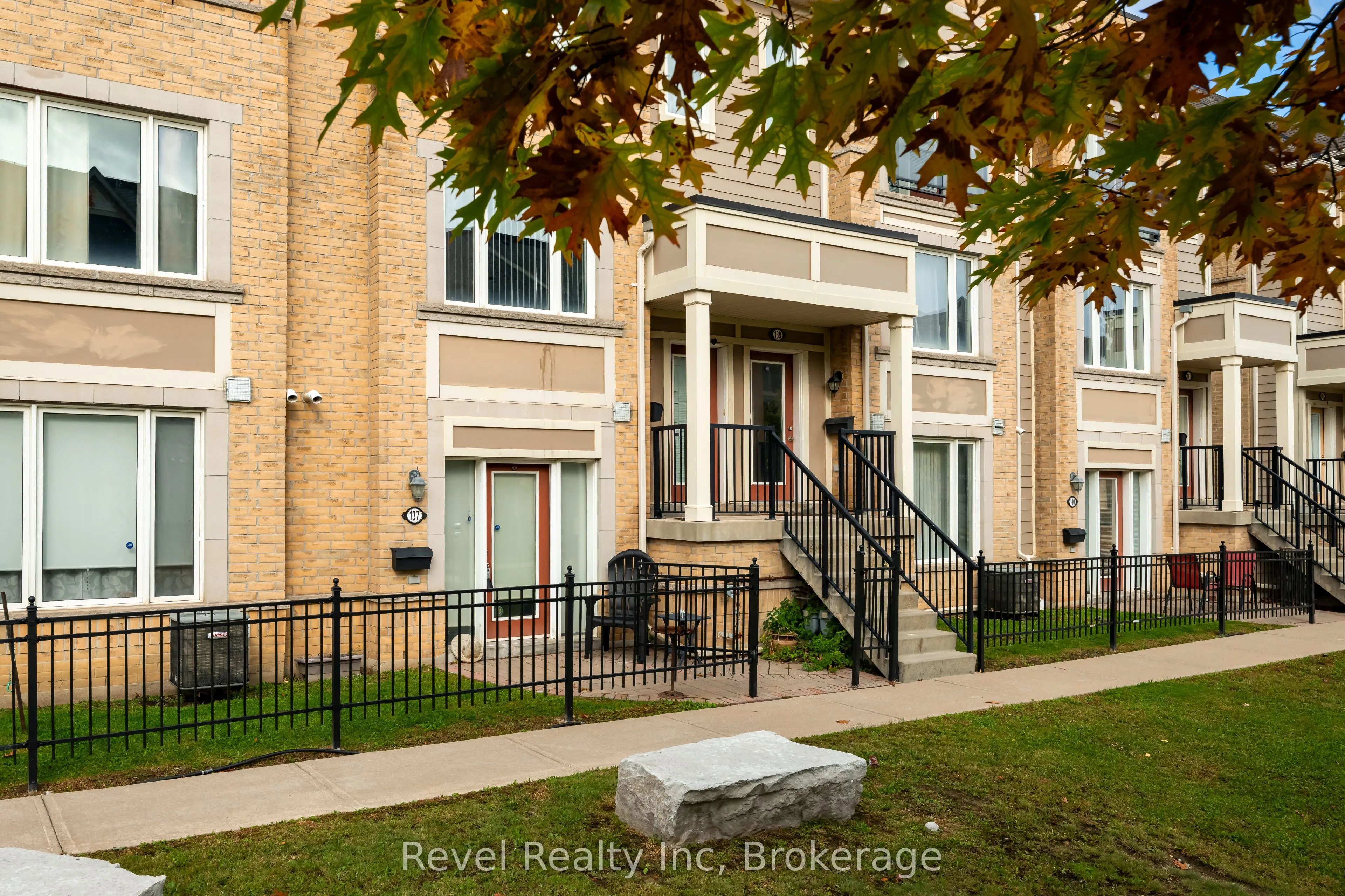 60 Fairwood Circle, #137