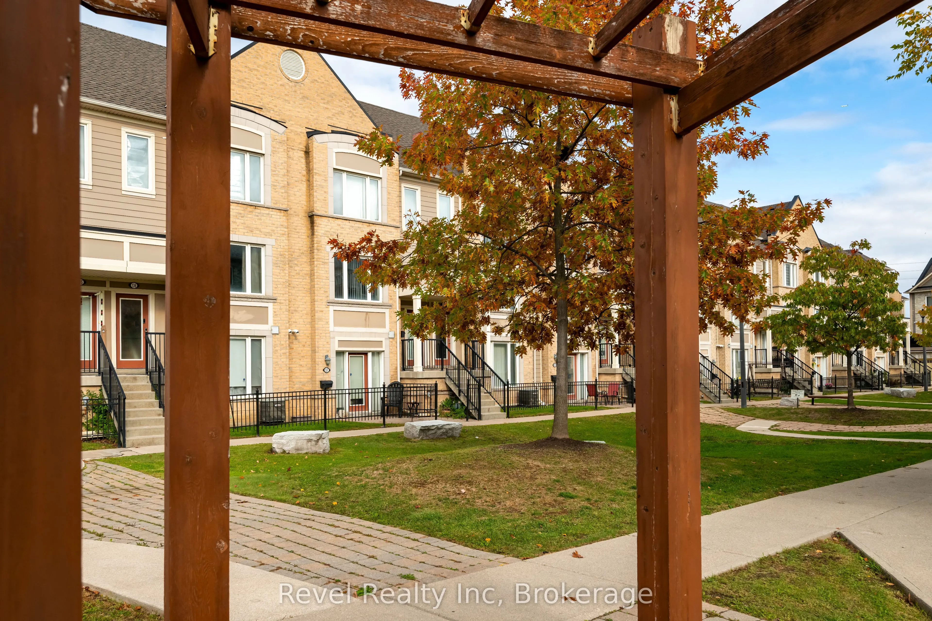 60 Fairwood Circle, #137