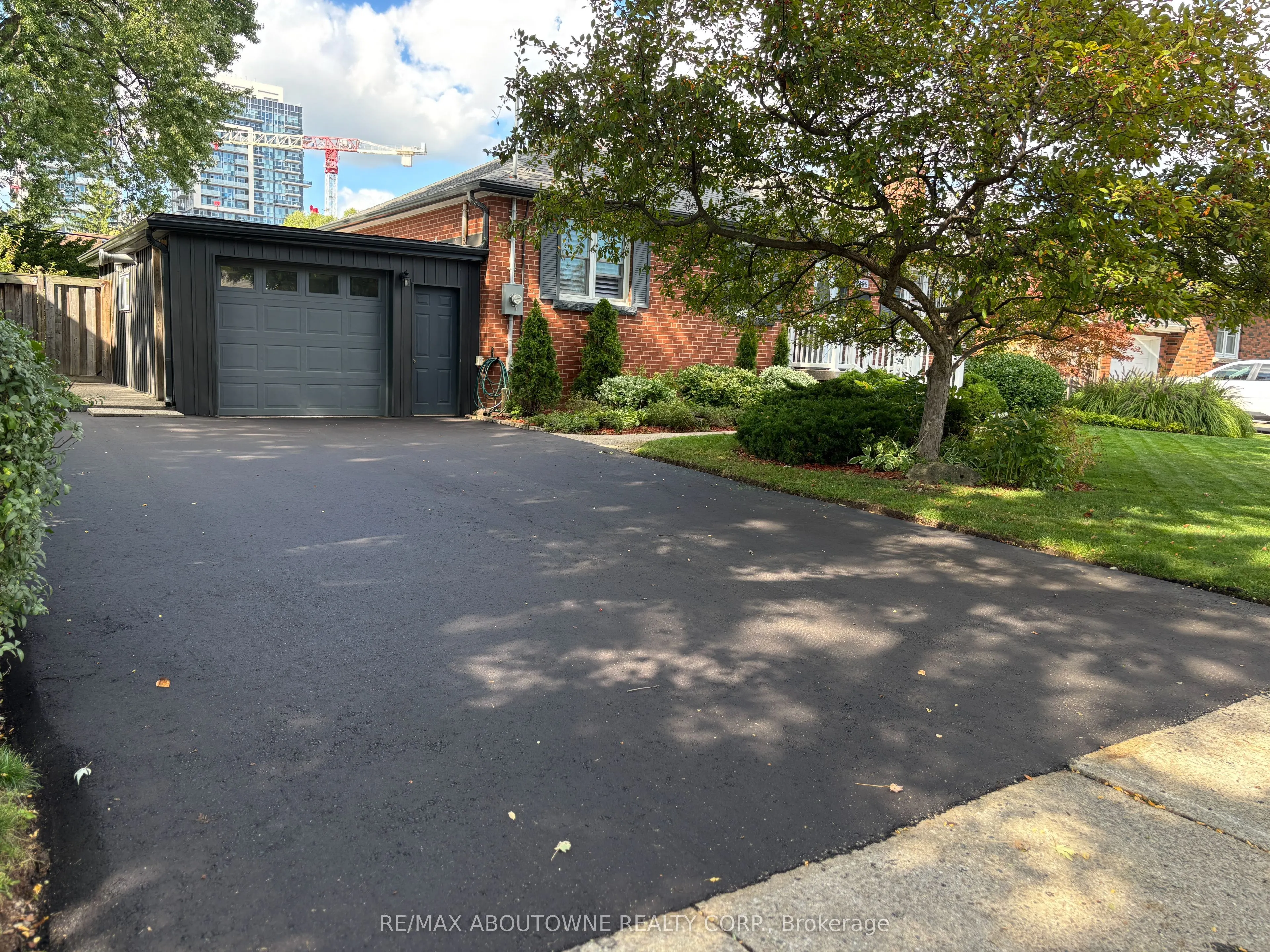 2105 Maplewood Drive
