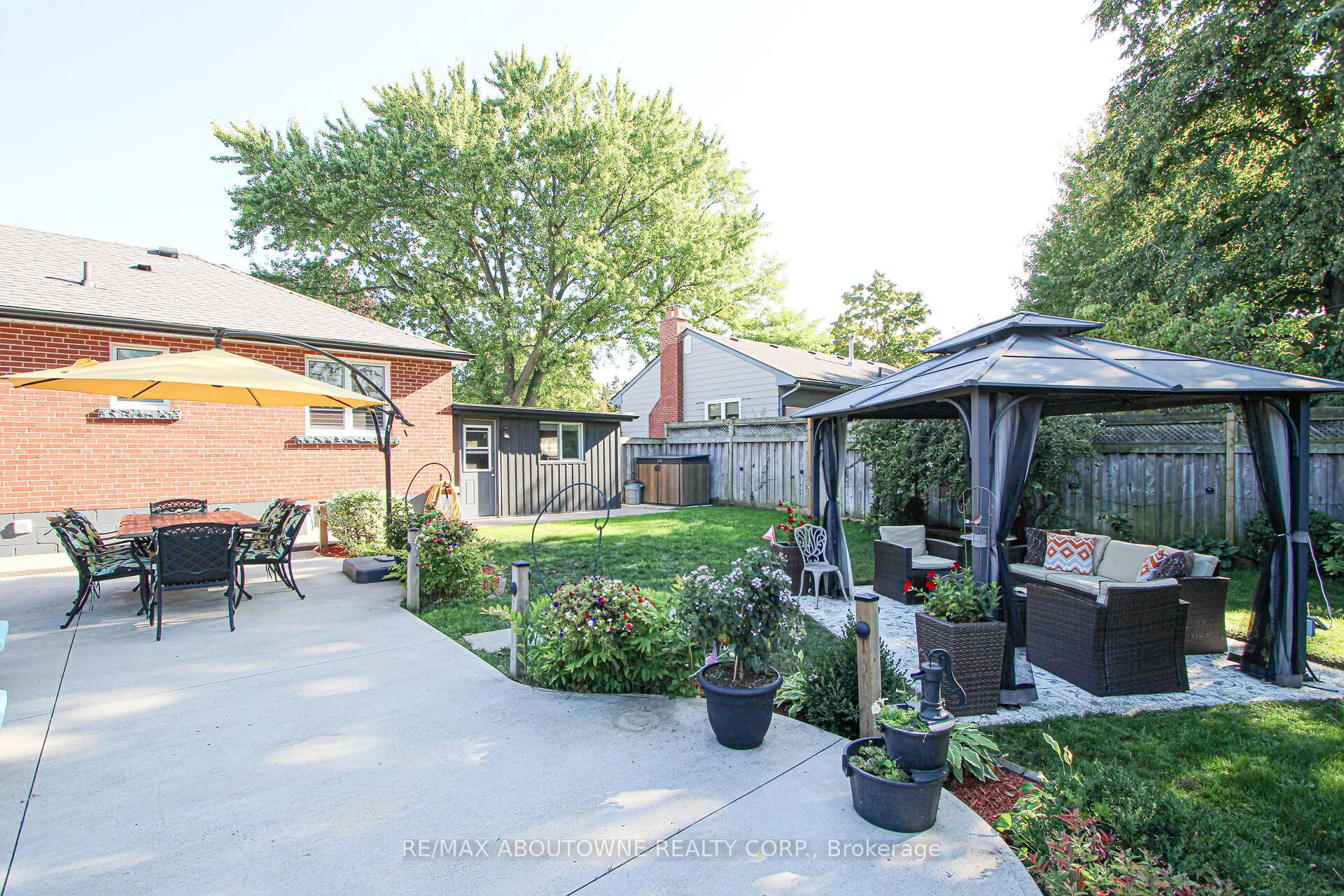 2105 Maplewood Drive