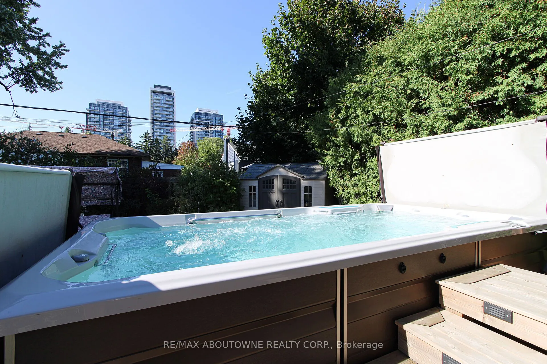 2105 Maplewood Drive