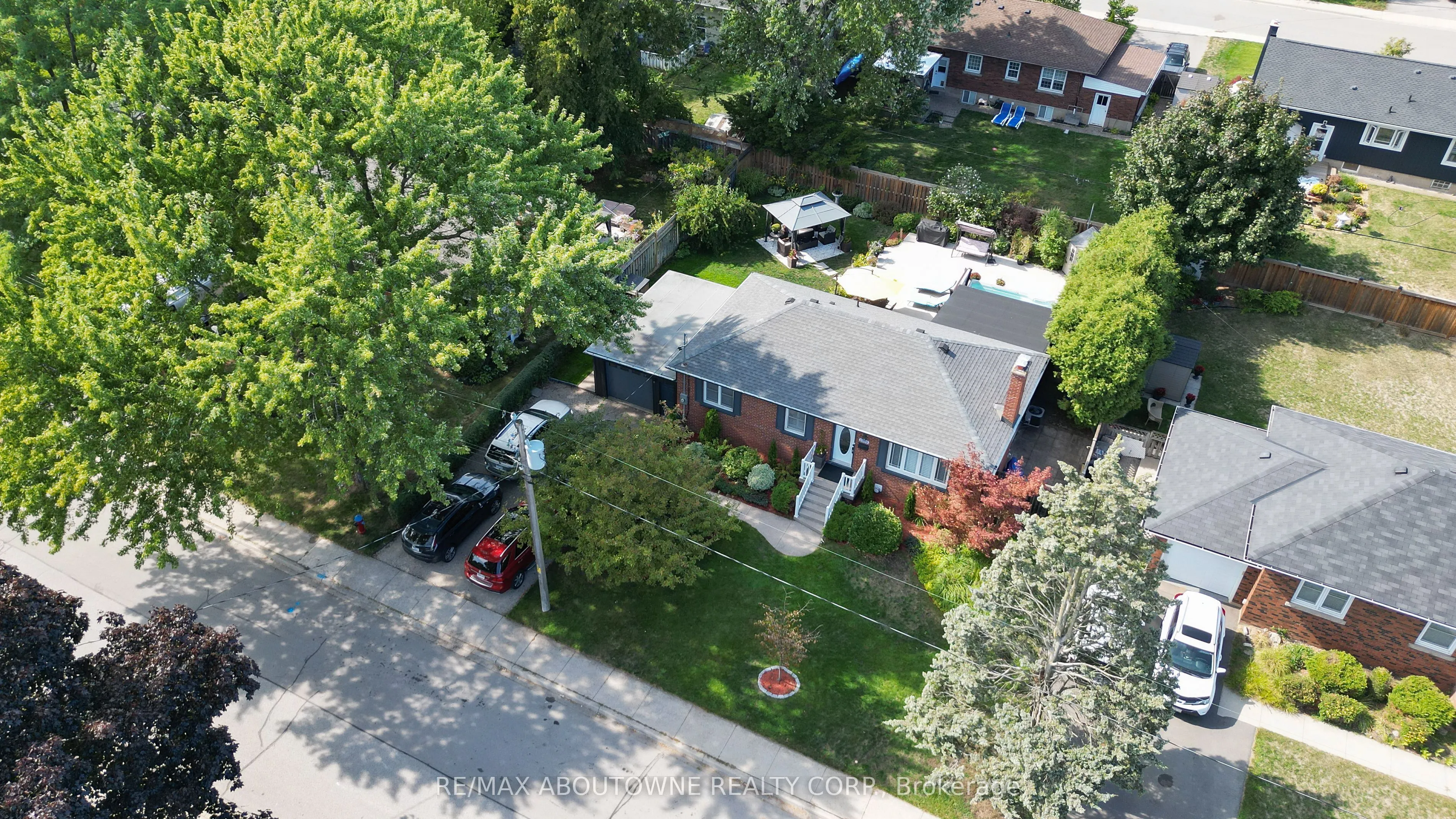 2105 Maplewood Drive