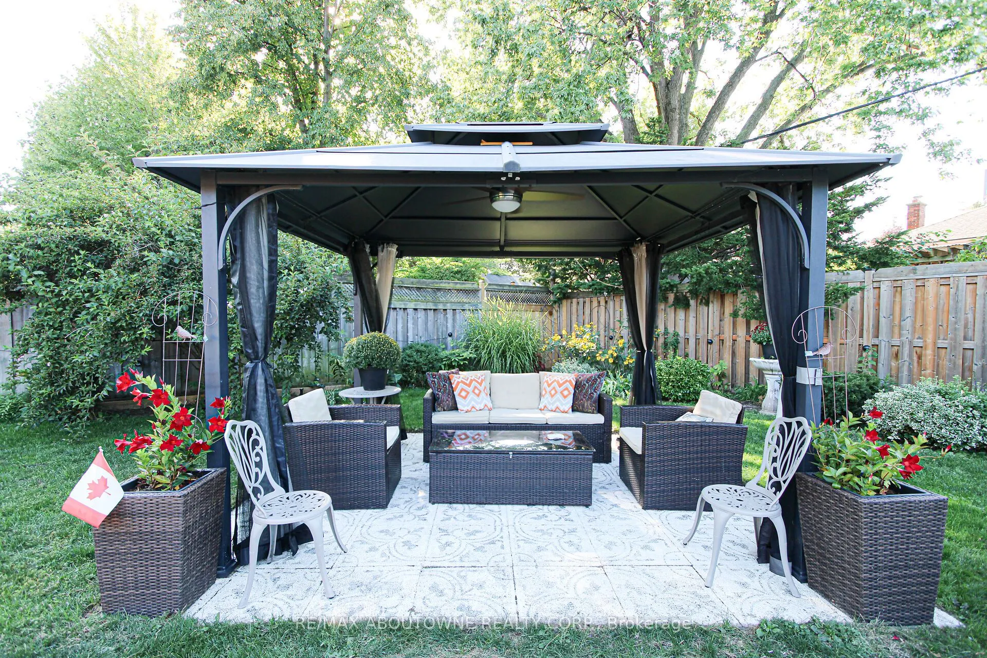 2105 Maplewood Drive