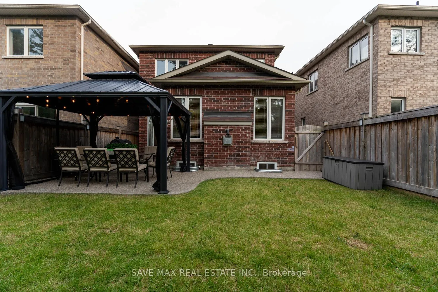 9 Upper Canada Court
