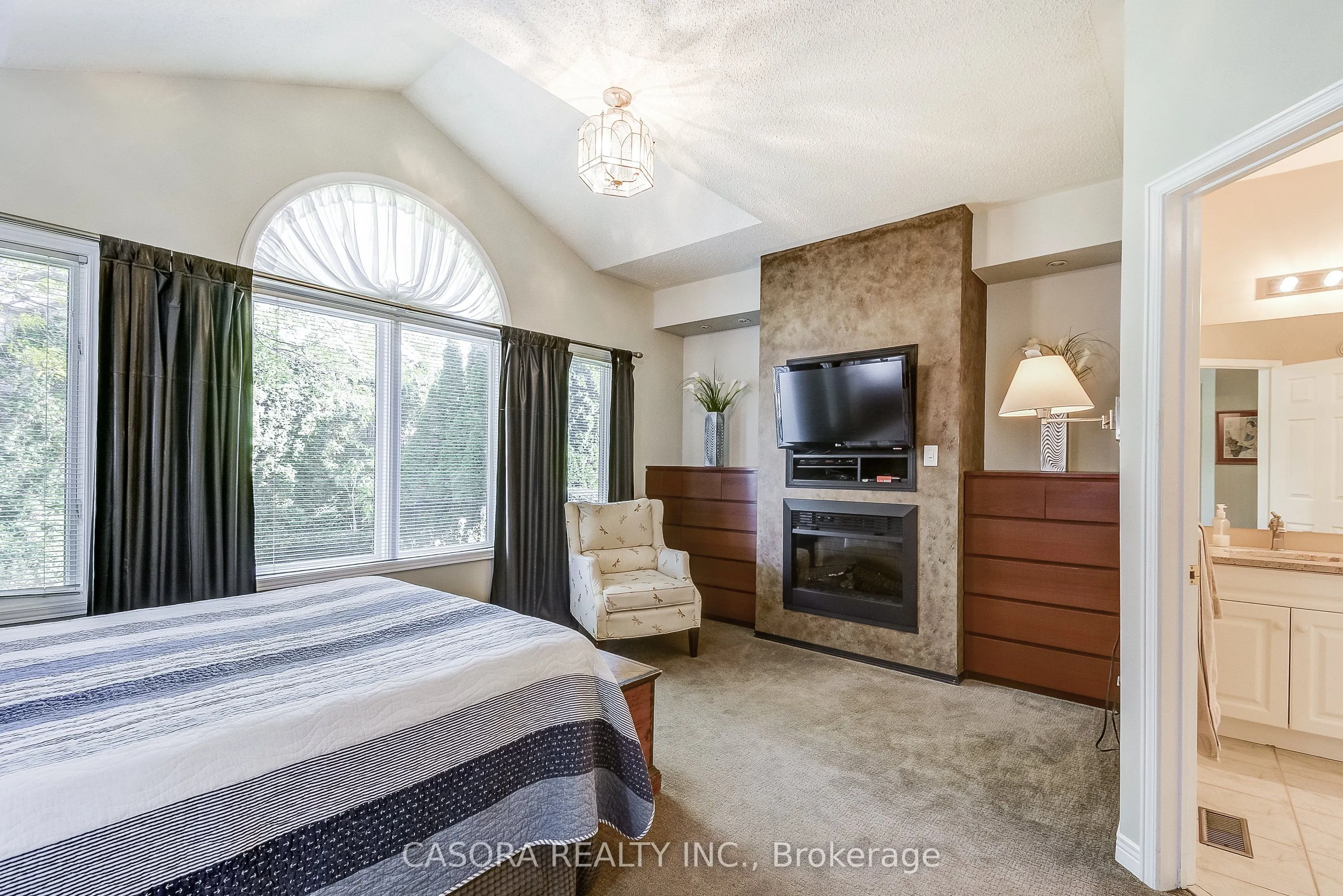 2115 Turnberry Road
