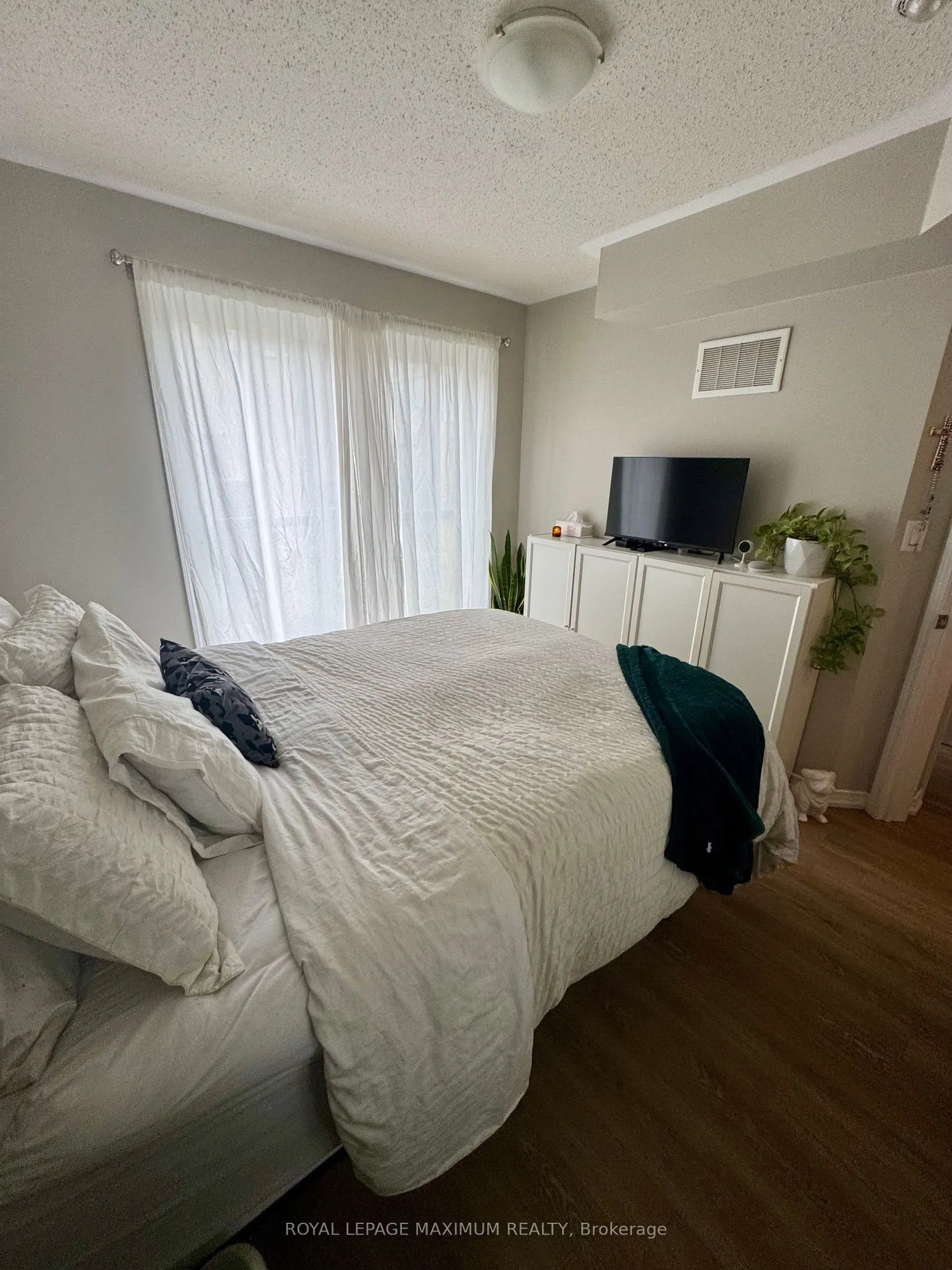 30 Fieldway Road, #92
