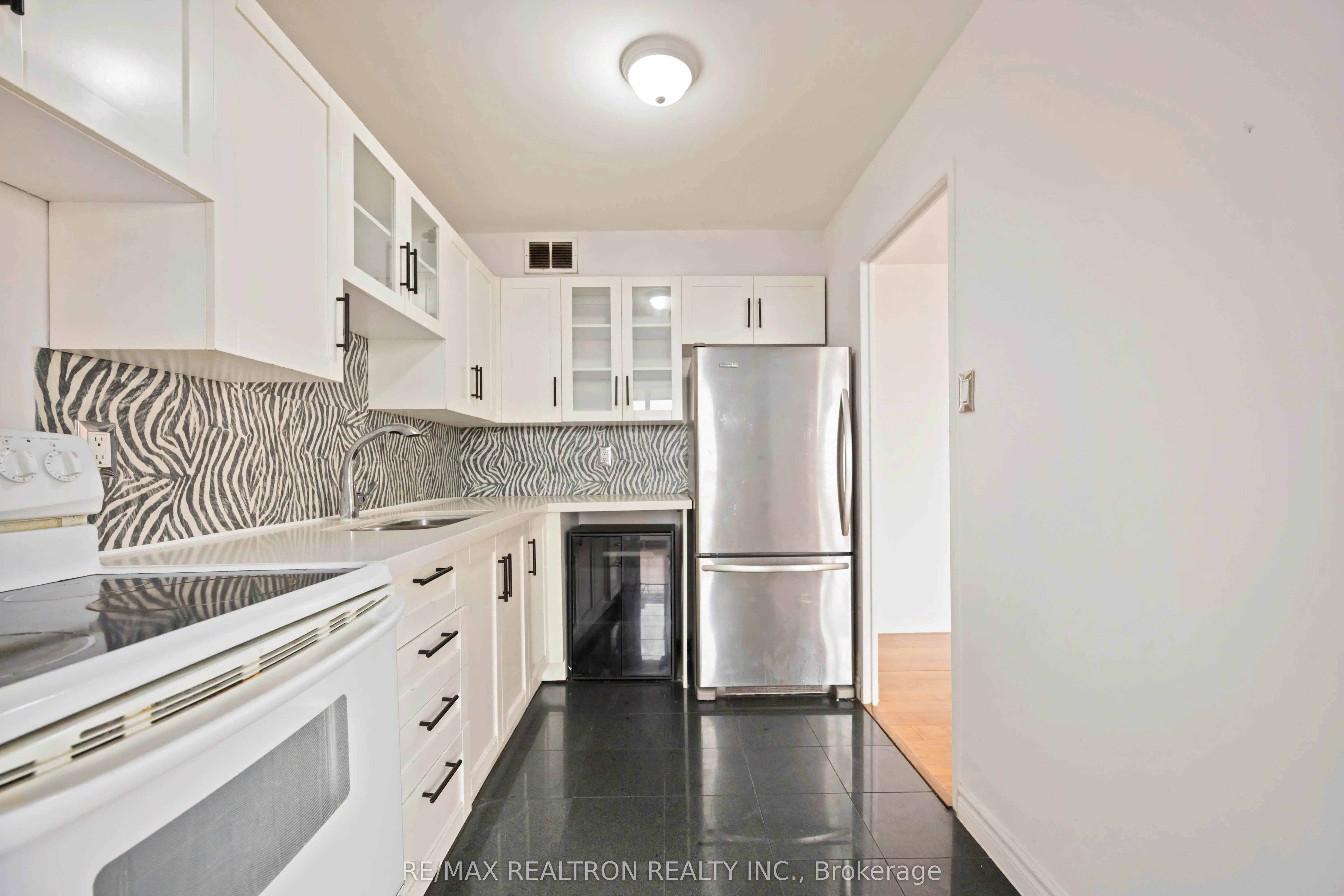 31 Four Winds Drive, #1014