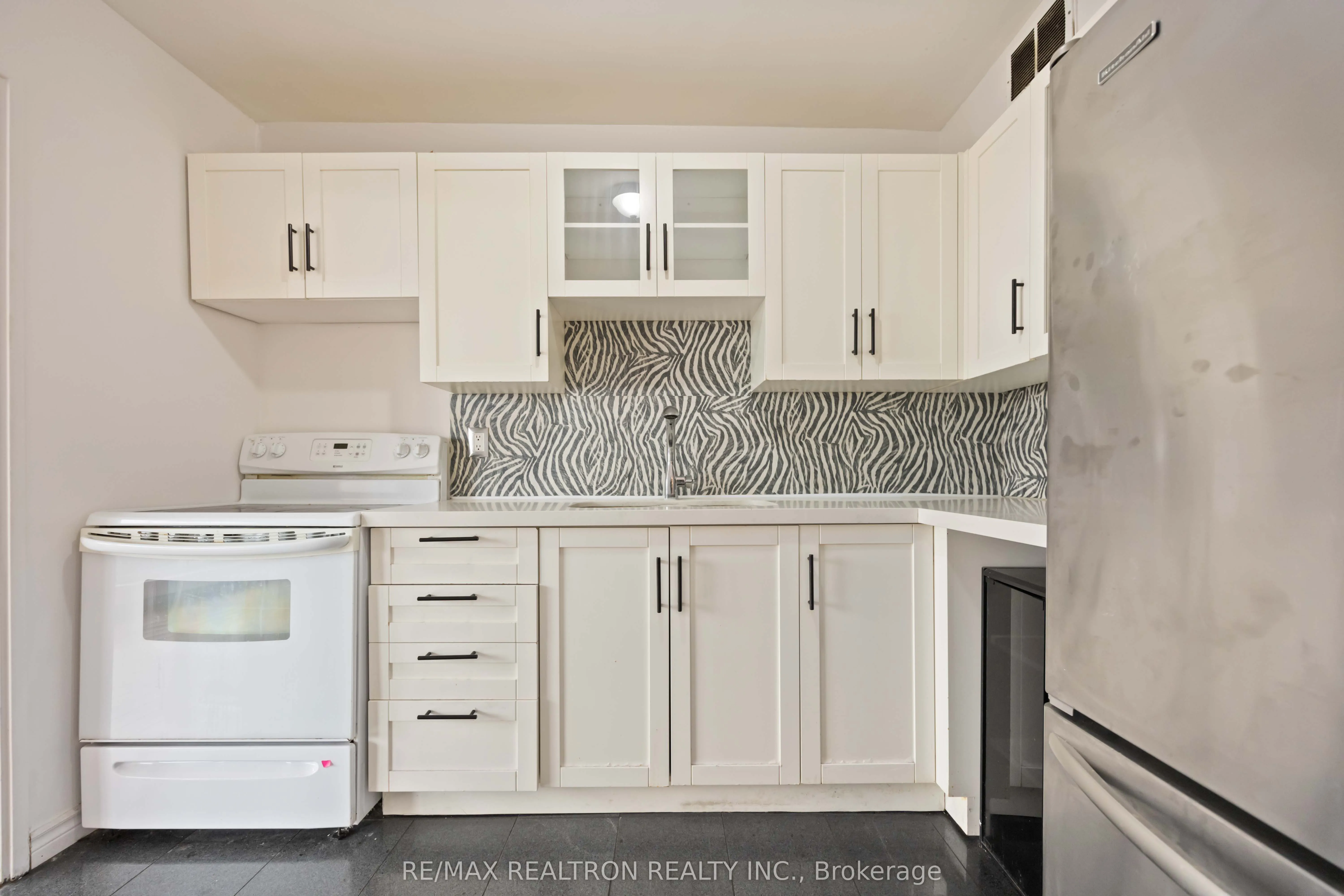 31 Four Winds Drive, #1014
