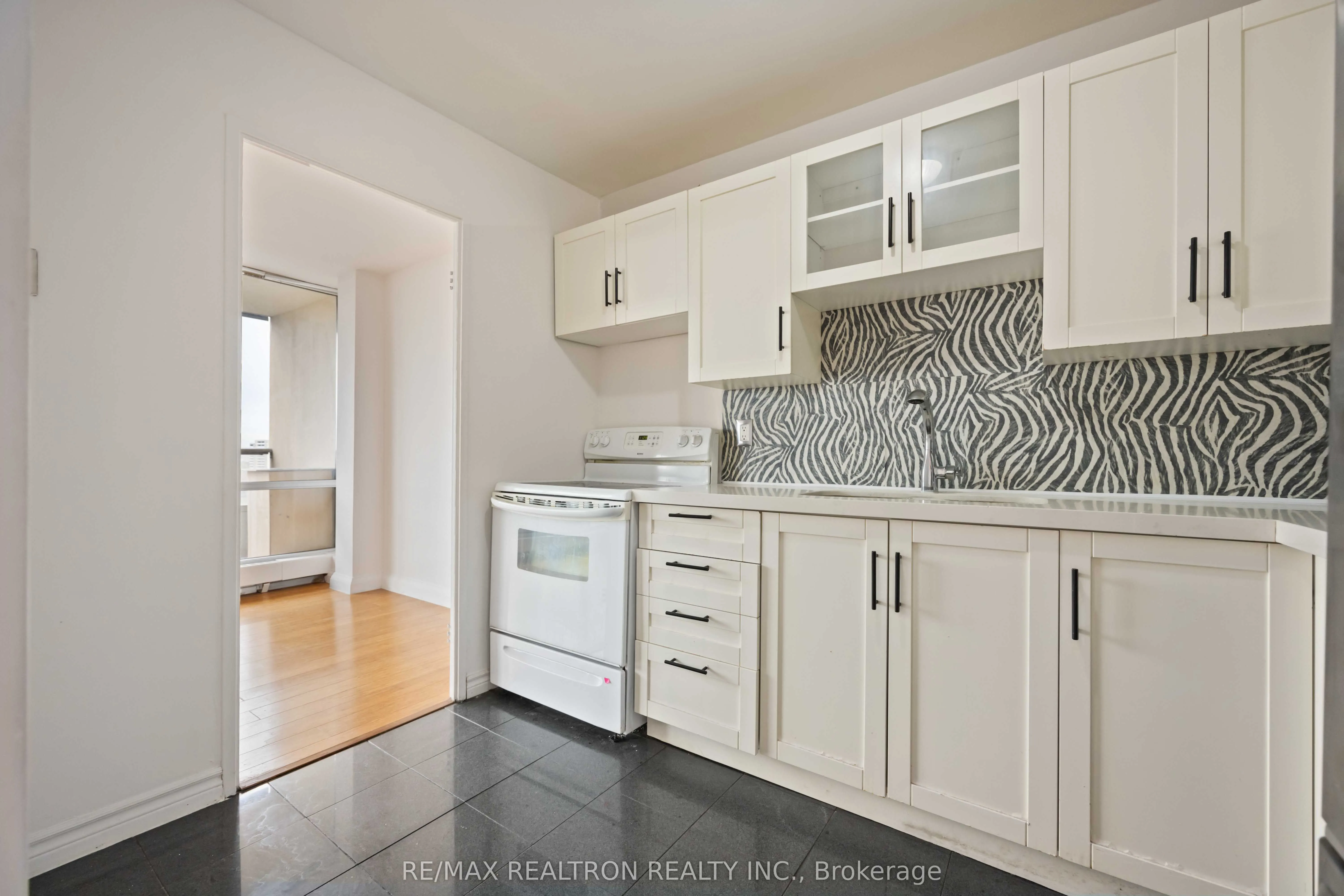 31 Four Winds Drive, #1014