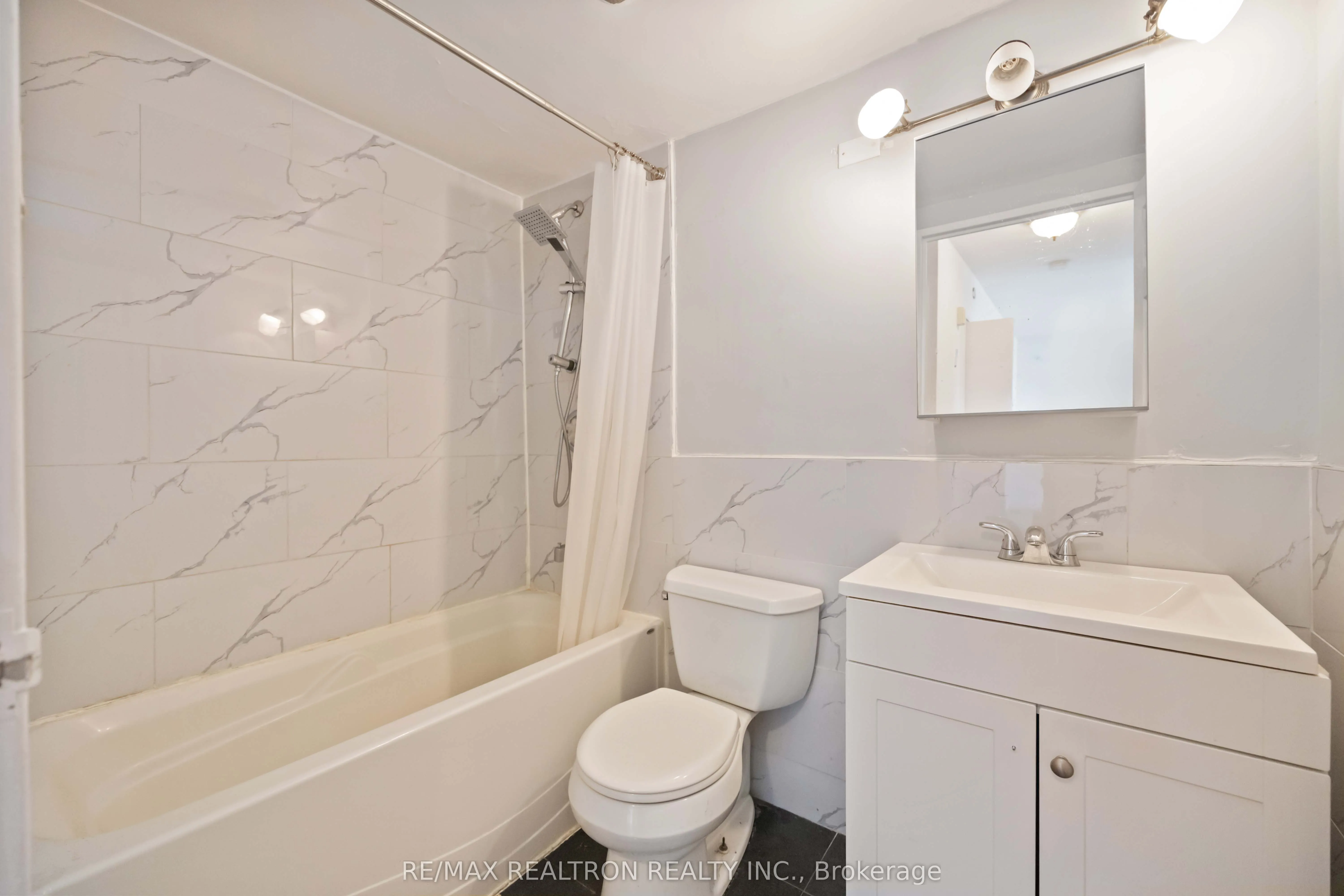 31 Four Winds Drive, #1014