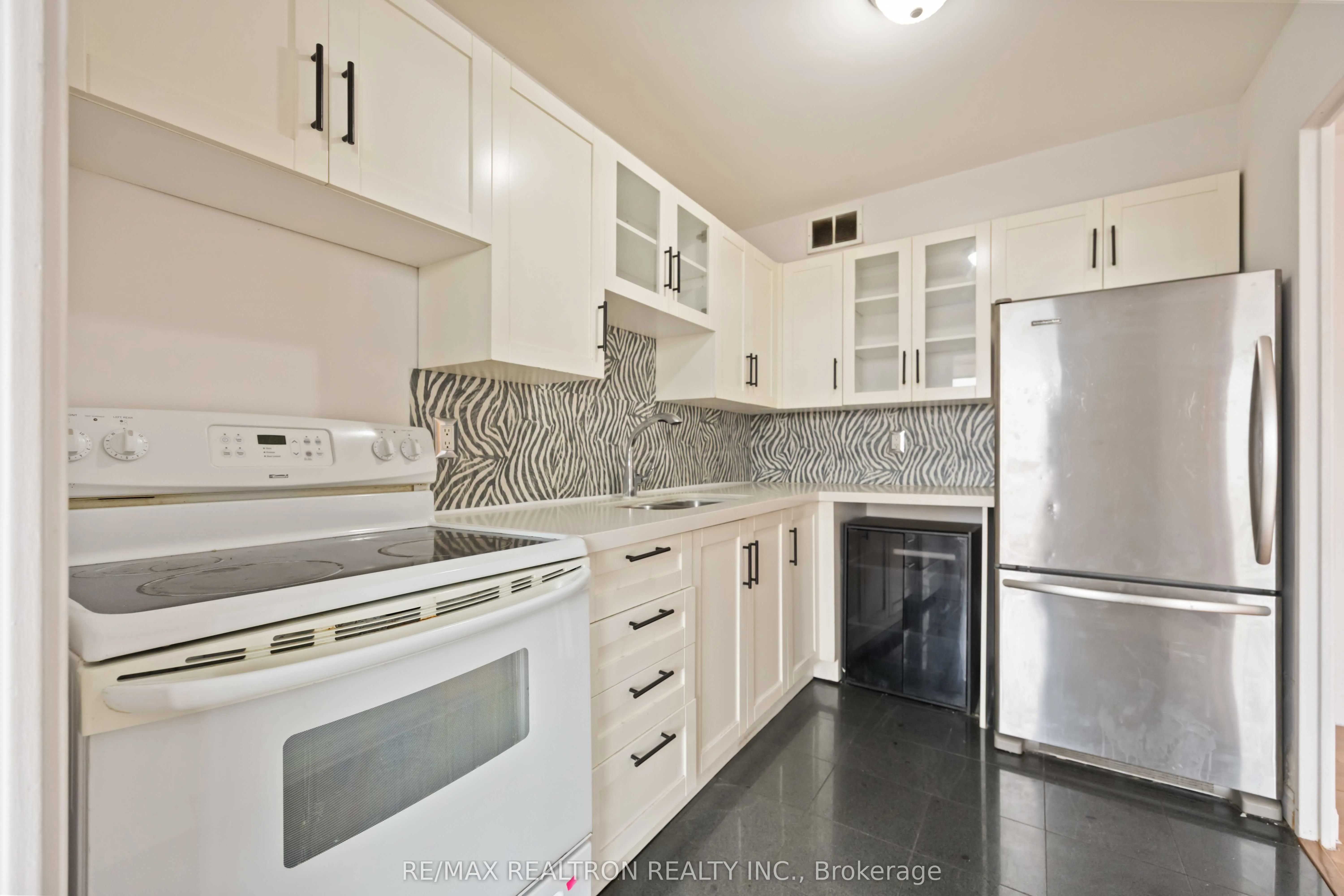 31 Four Winds Drive, #1014