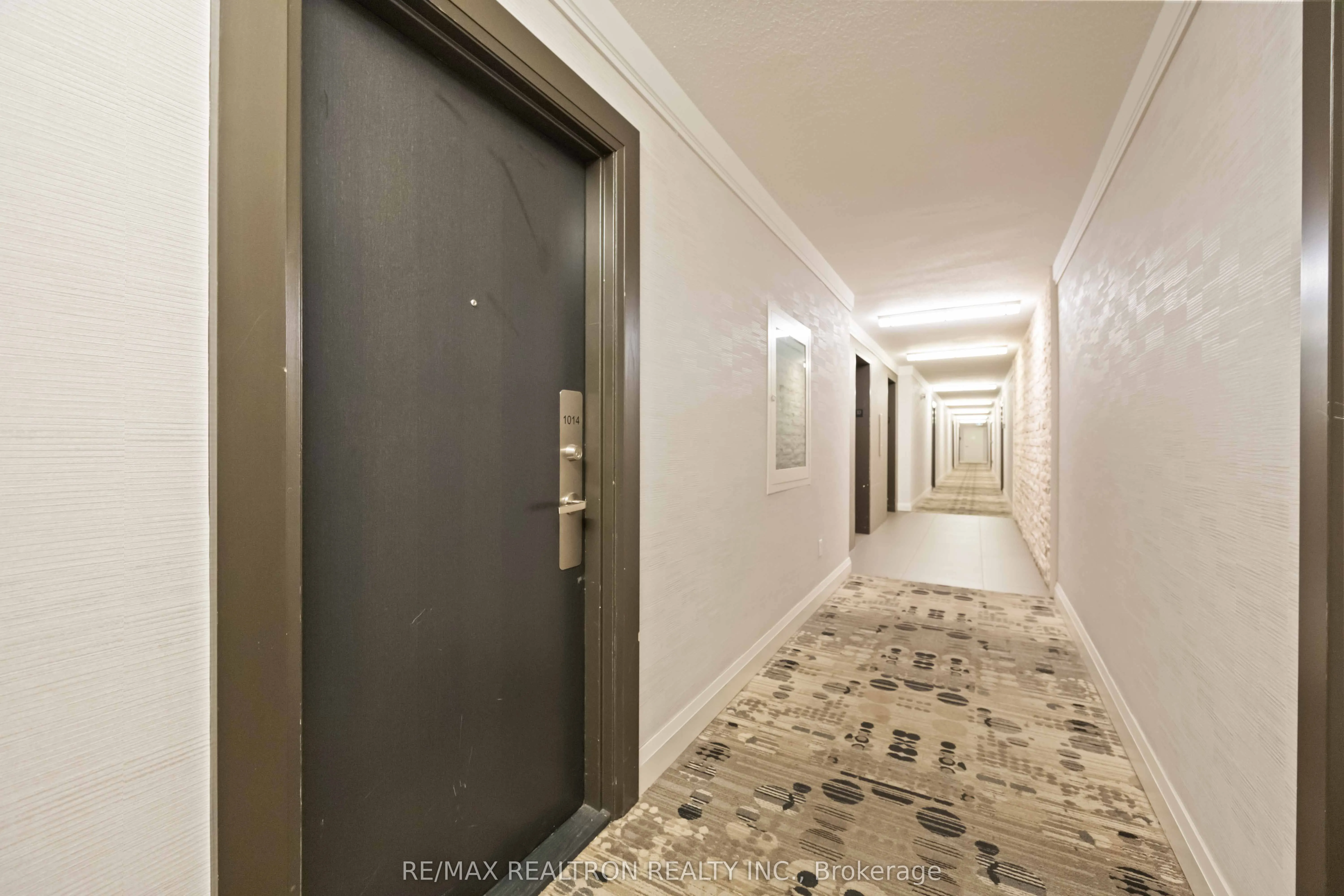 31 Four Winds Drive, #1014