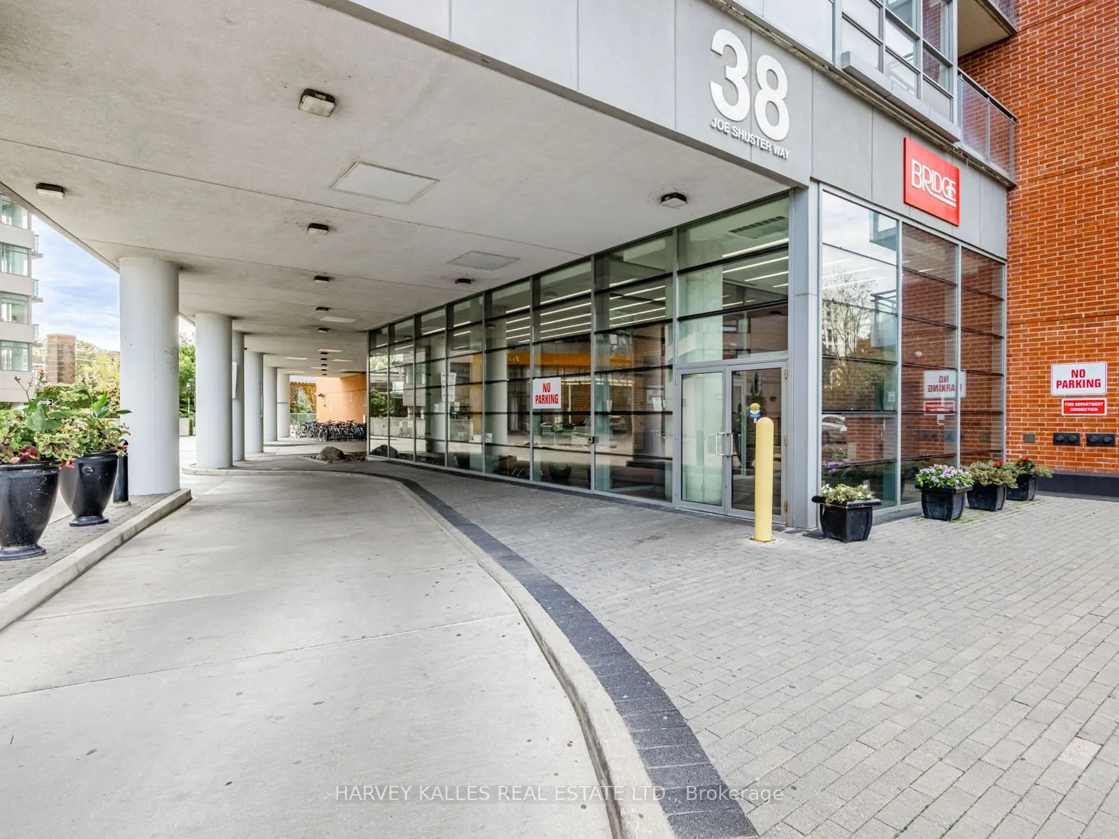 38 Joe Shuster Way, #703