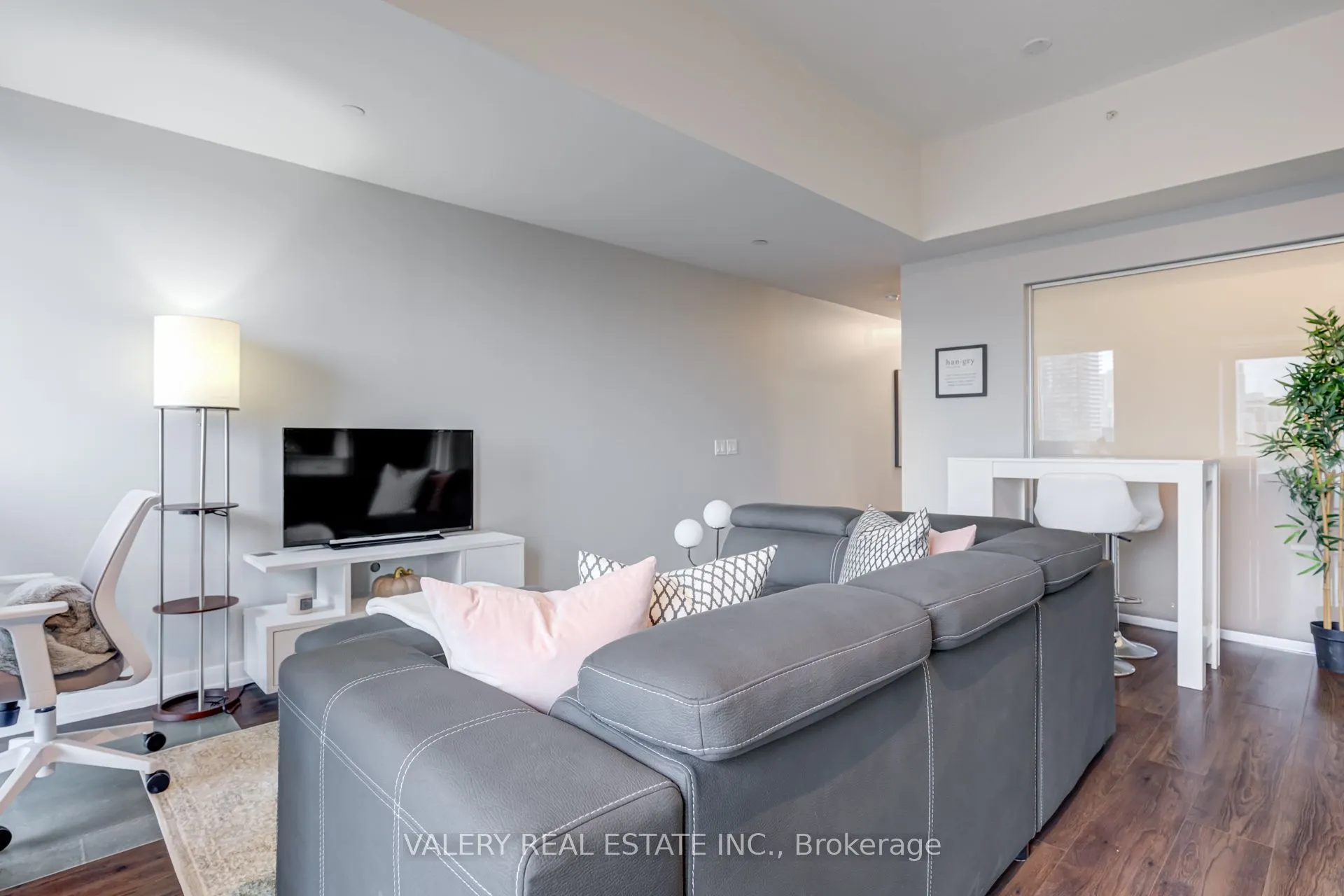 2220 Lake Shore Boulevard W, #708