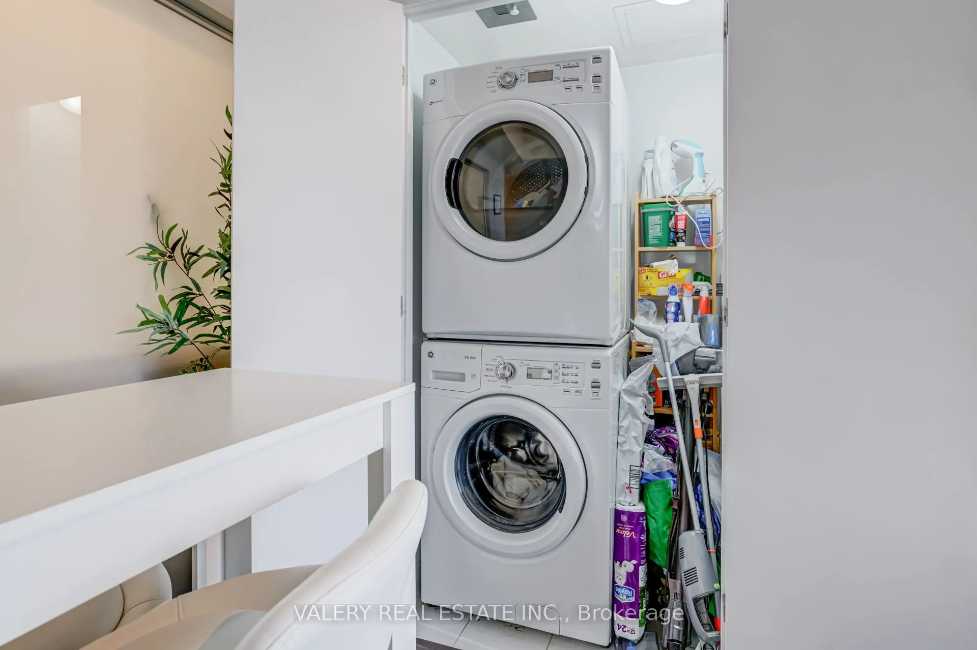 2220 Lake Shore Boulevard W, #708