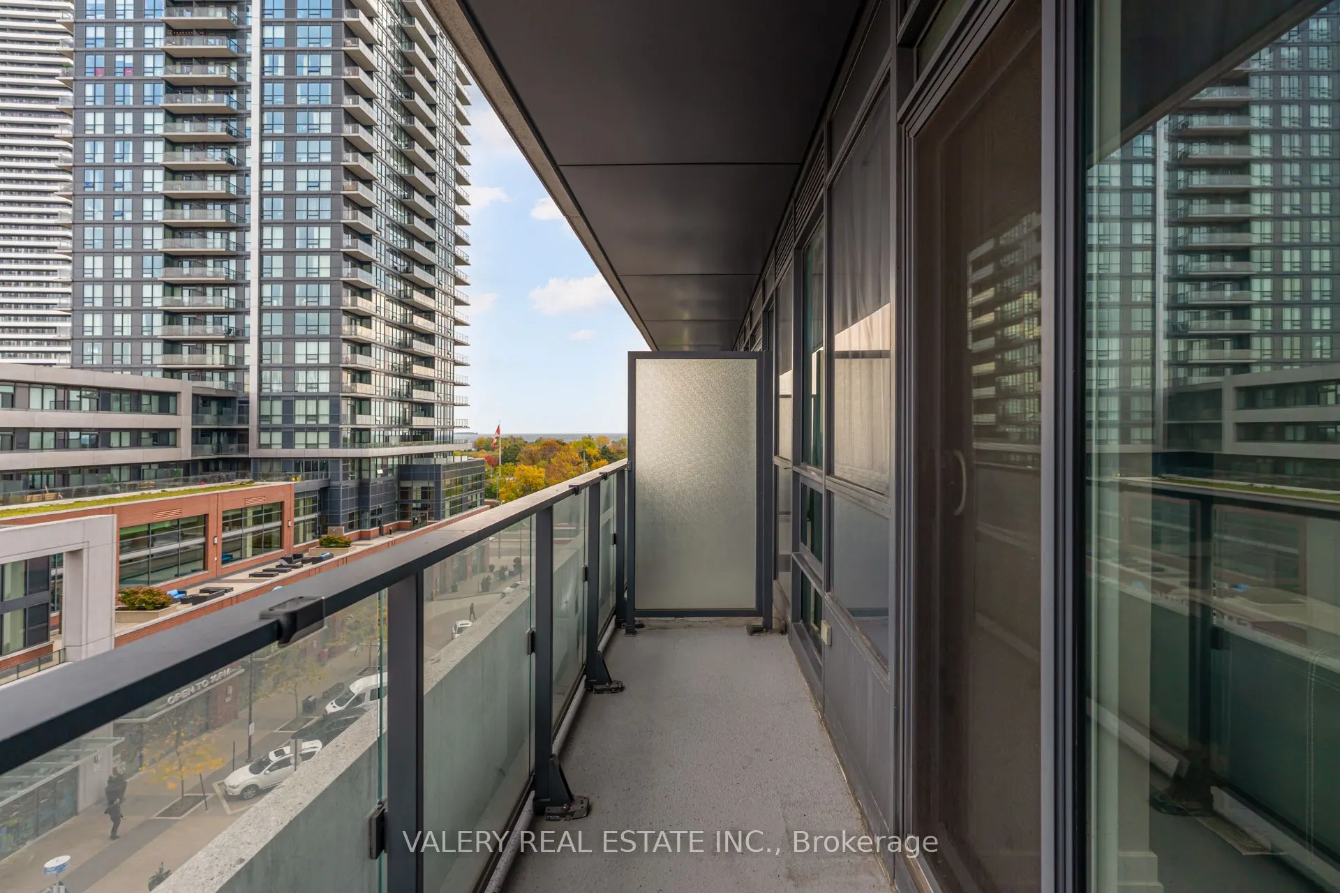 2220 Lake Shore Boulevard W, #708