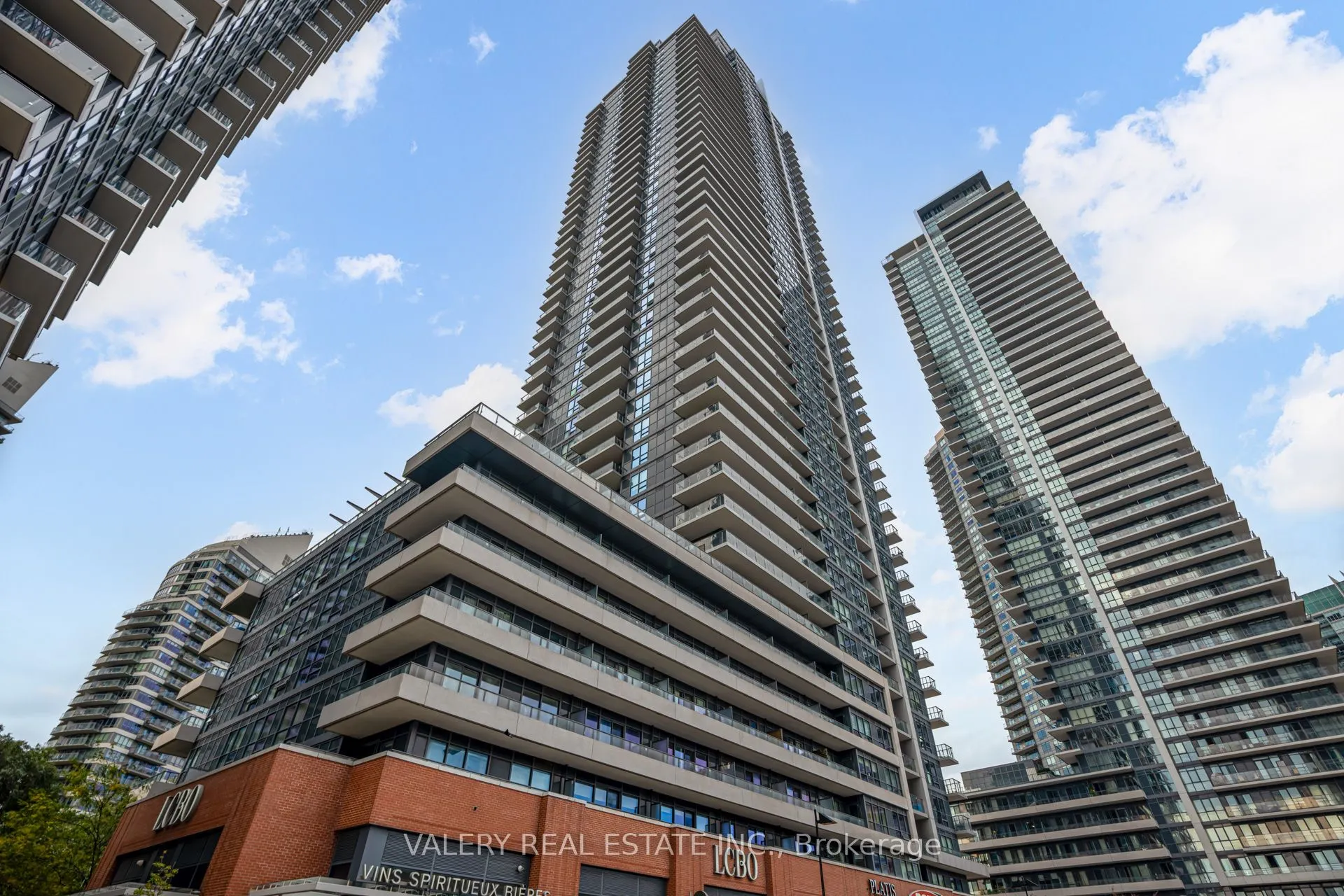 2220 Lake Shore Boulevard W, #708