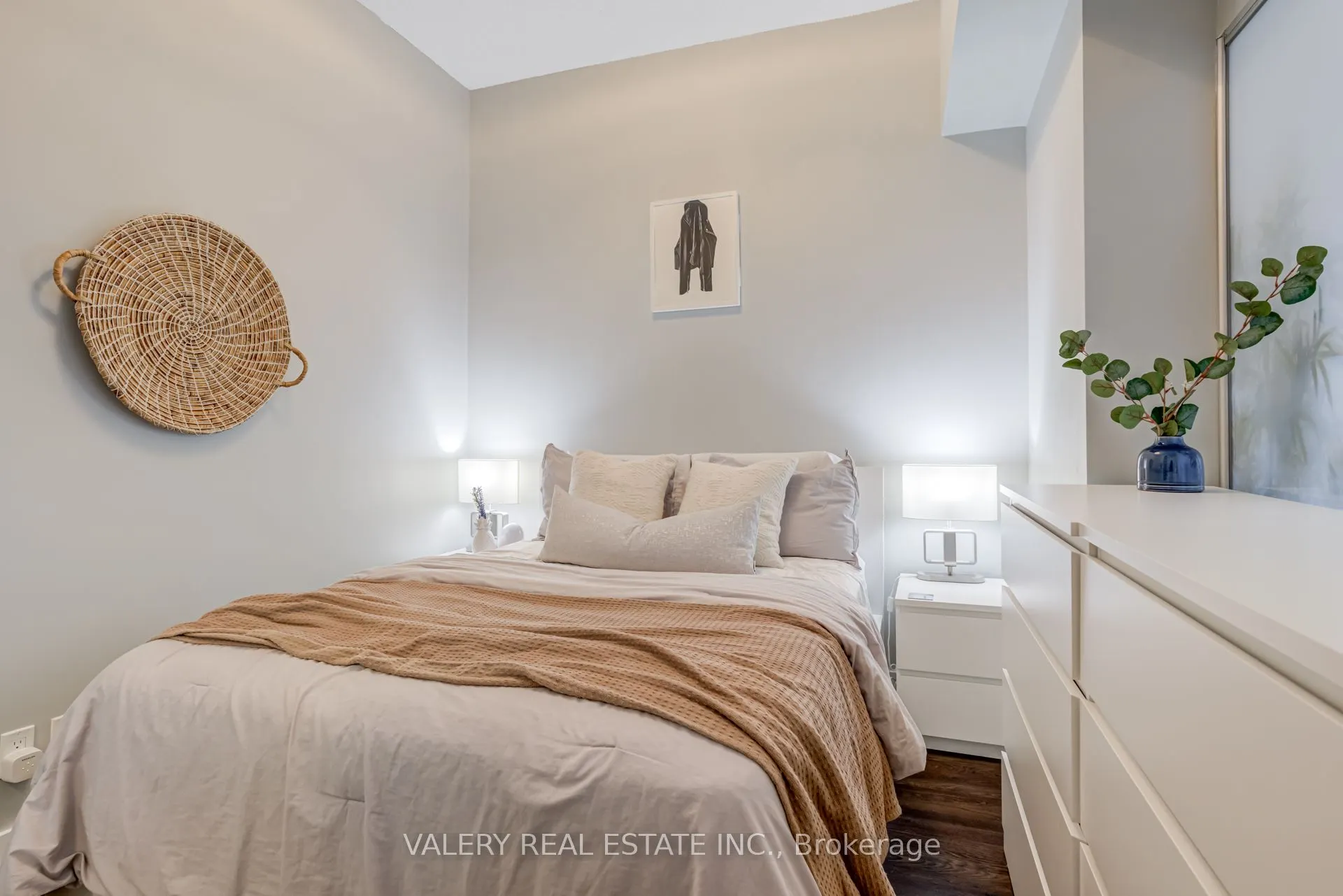 2220 Lake Shore Boulevard W, #708