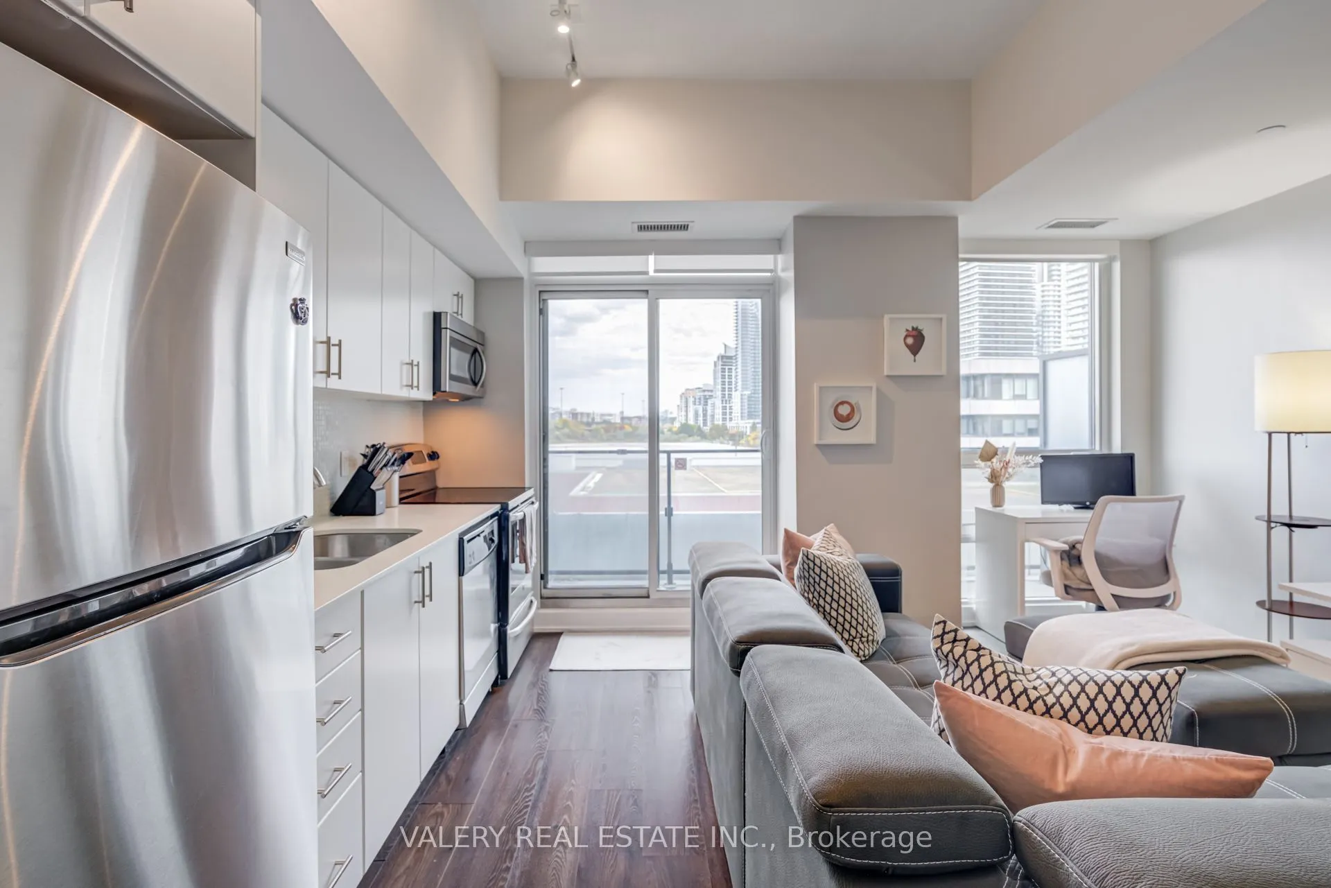2220 Lake Shore Boulevard W, #708