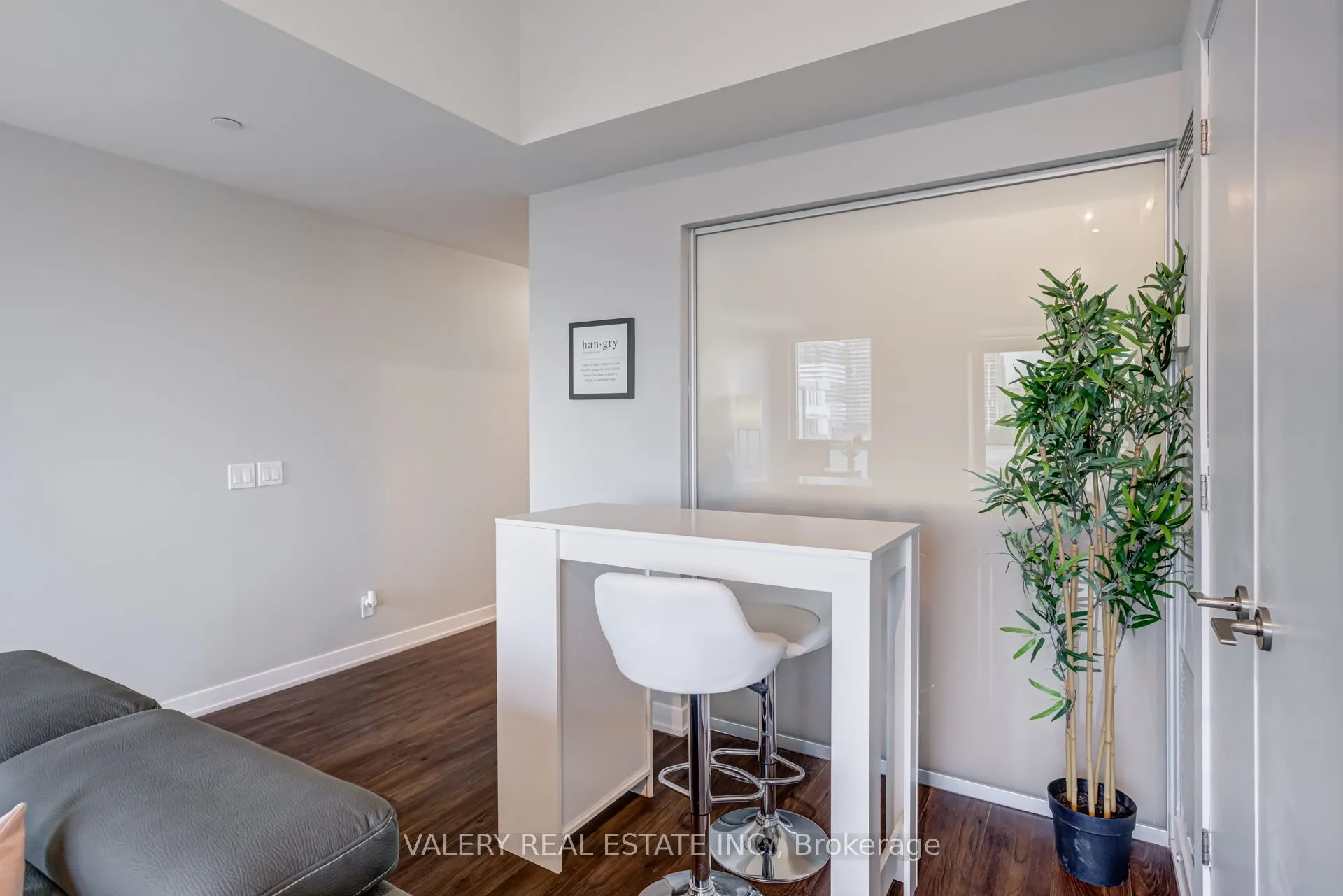 2220 Lake Shore Boulevard W, #708