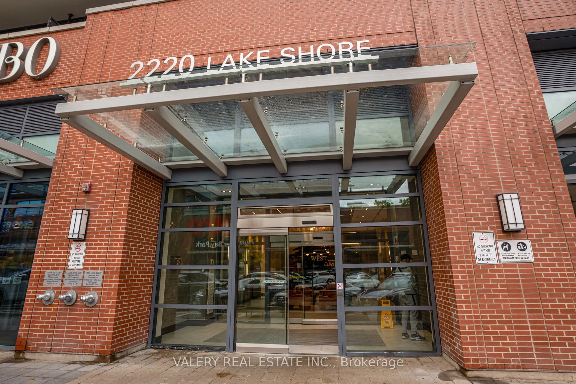 2220 Lake Shore Boulevard W, #708