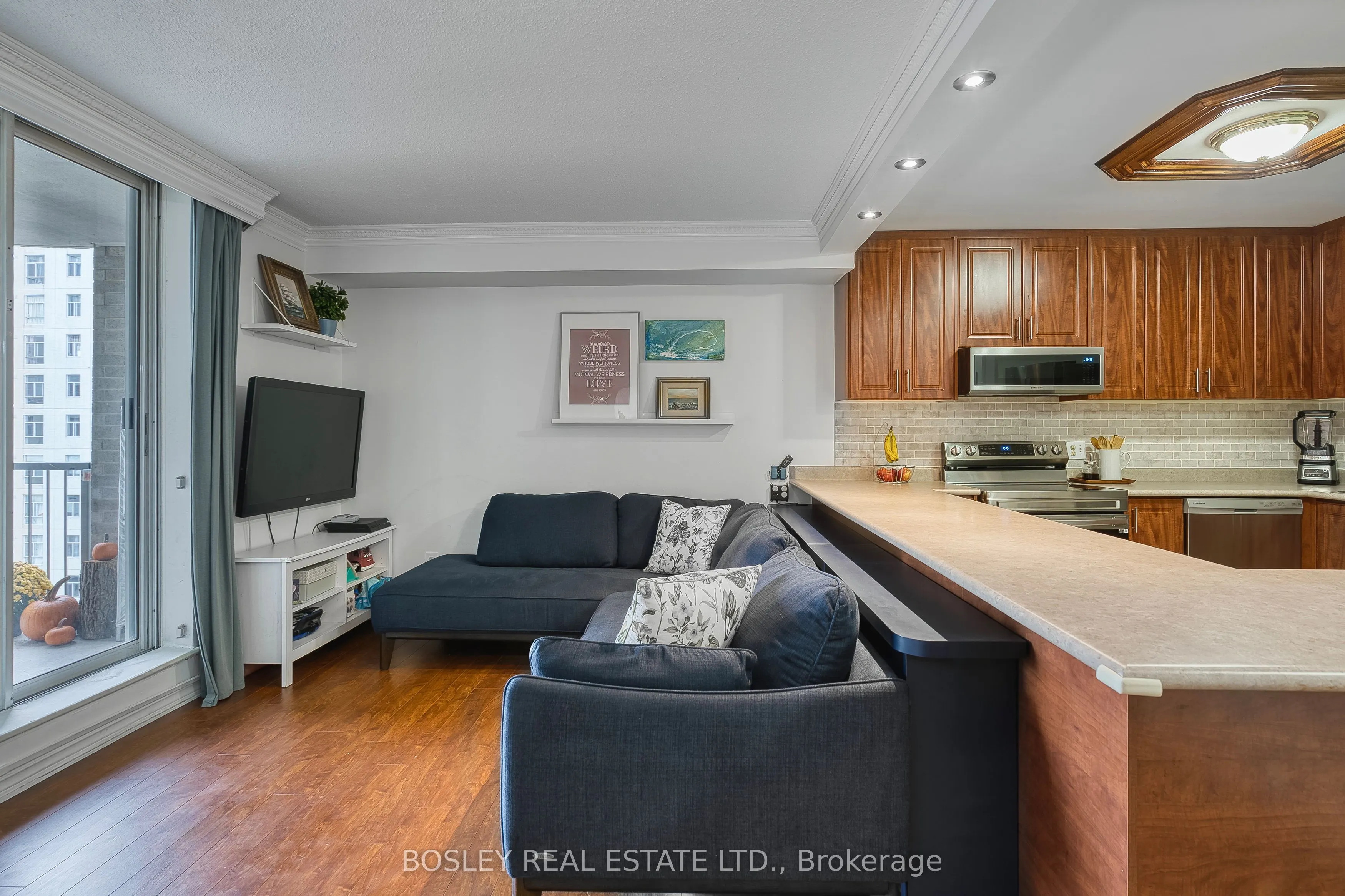 3559 Eglinton Avenue W