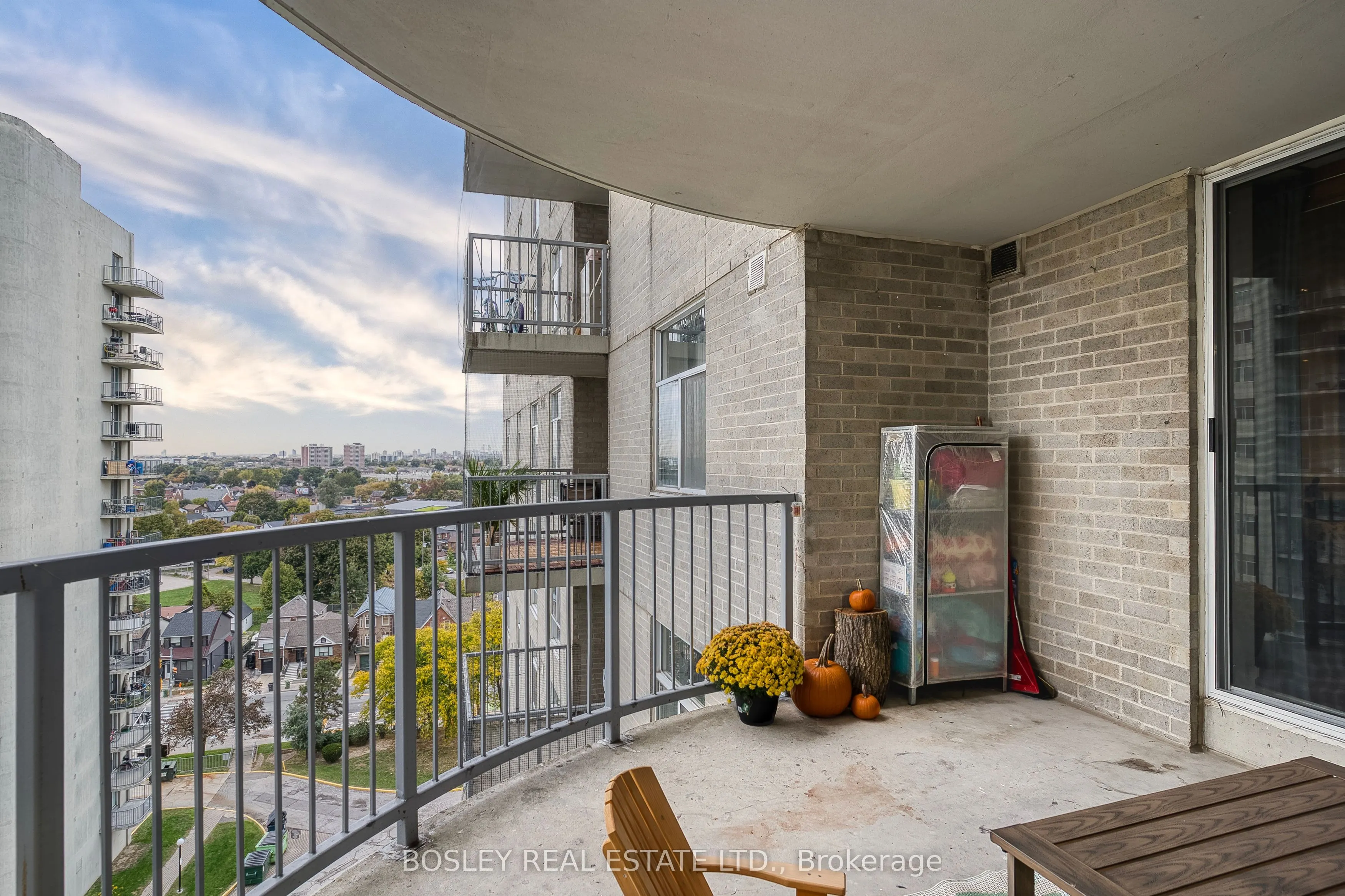3559 Eglinton Avenue W
