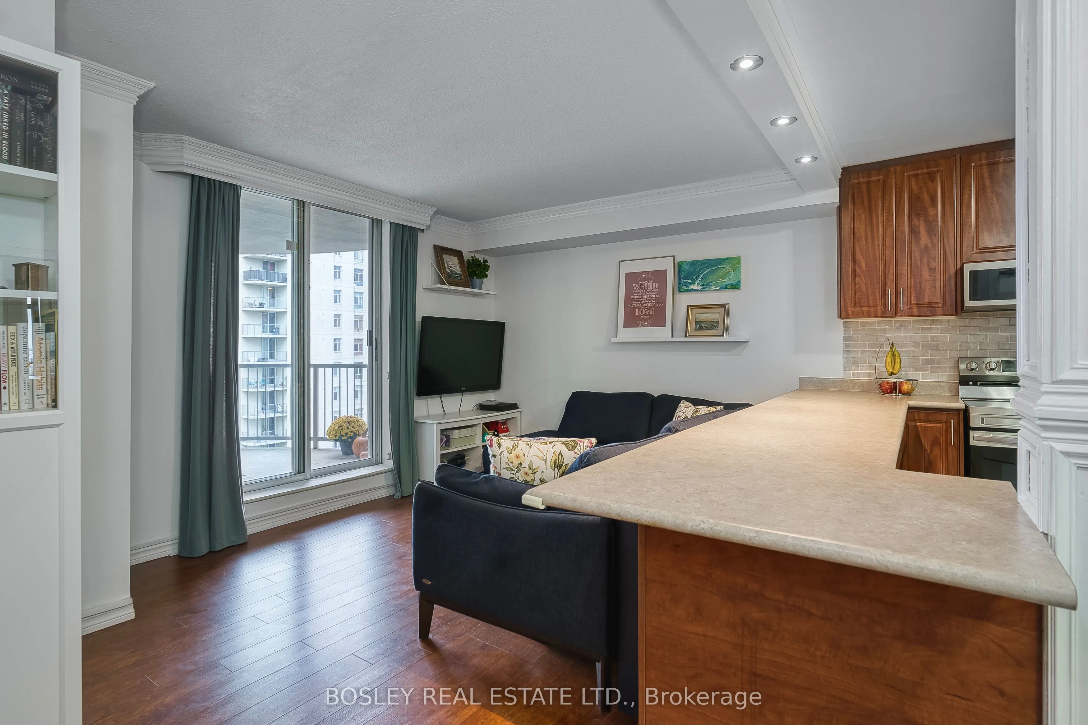 3559 Eglinton Avenue W