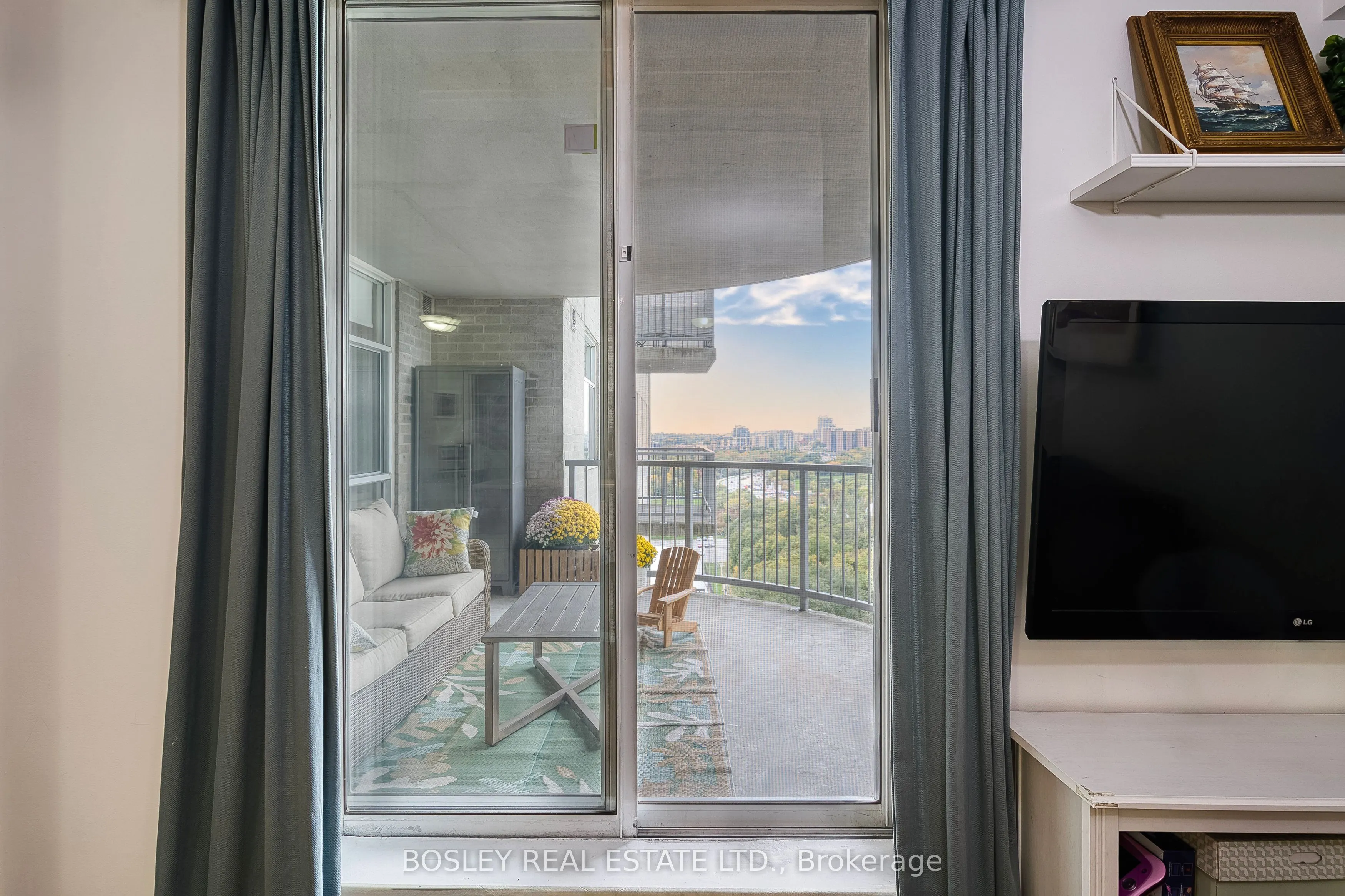 3559 Eglinton Avenue W
