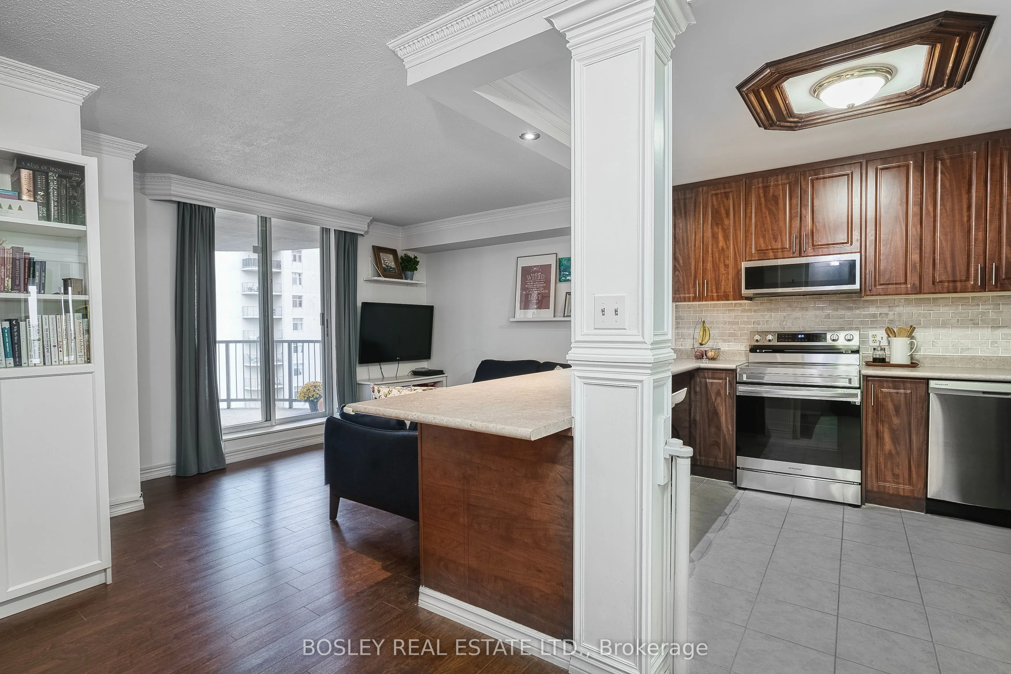 3559 Eglinton Avenue W