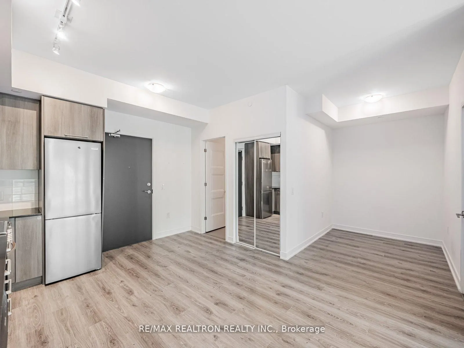 25 Neighbourhood Lane, #205
