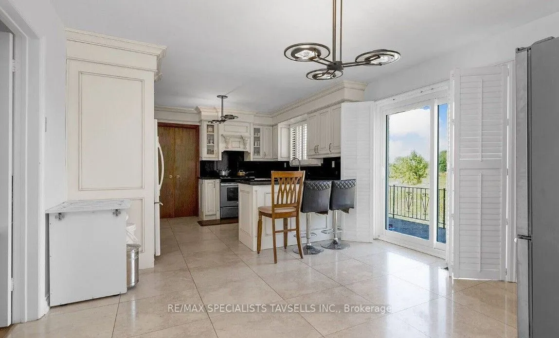 7236 Mayfield Road